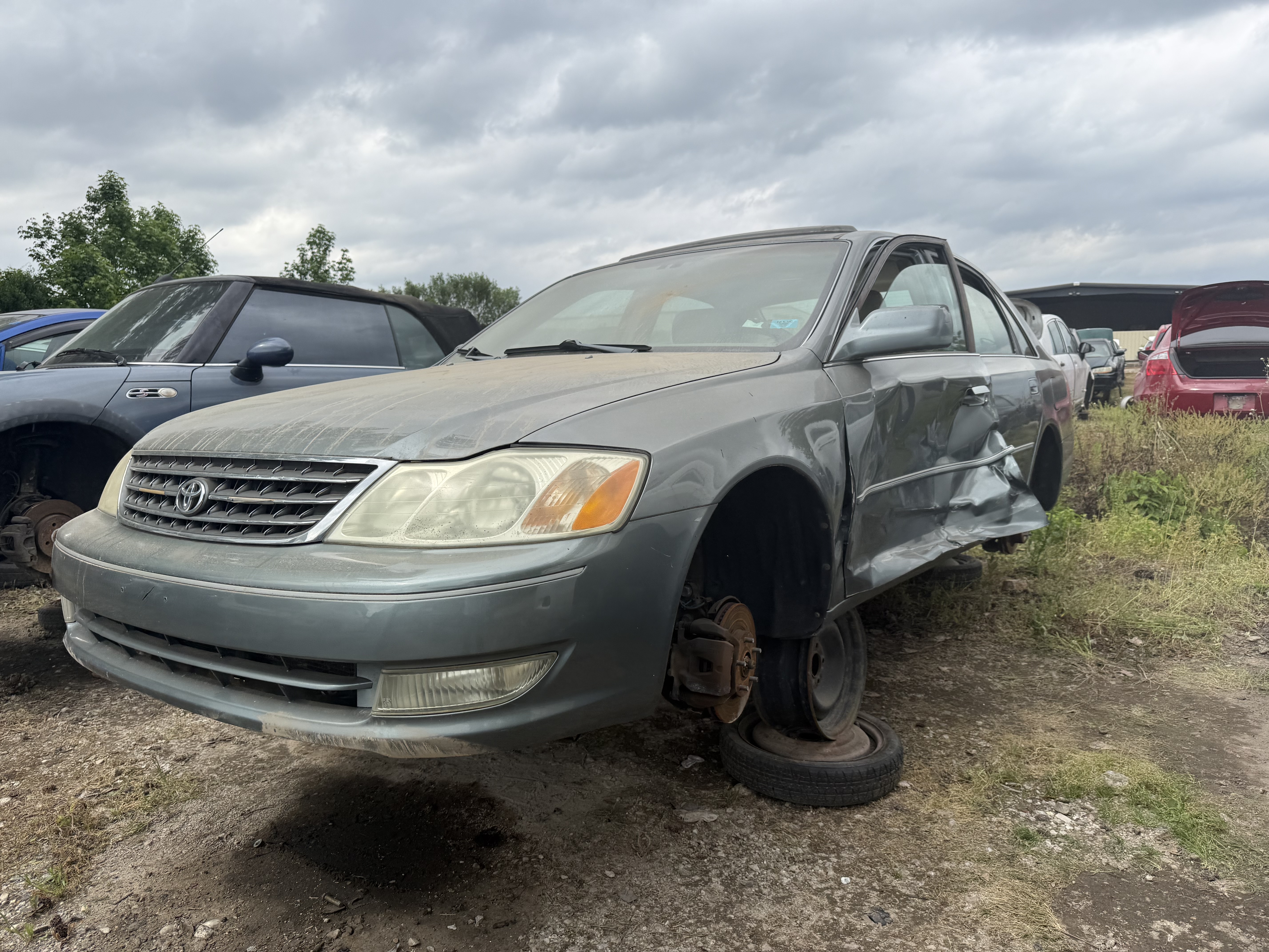 2003 TOYOTA Avalon