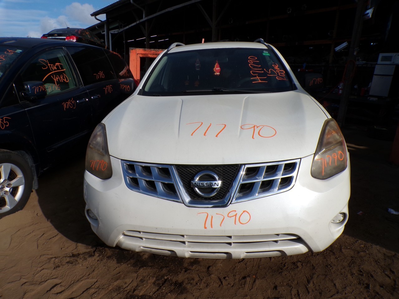 2015 NISSAN Rogue