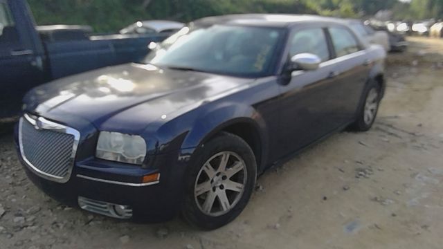 2005 CHRYSLER 300