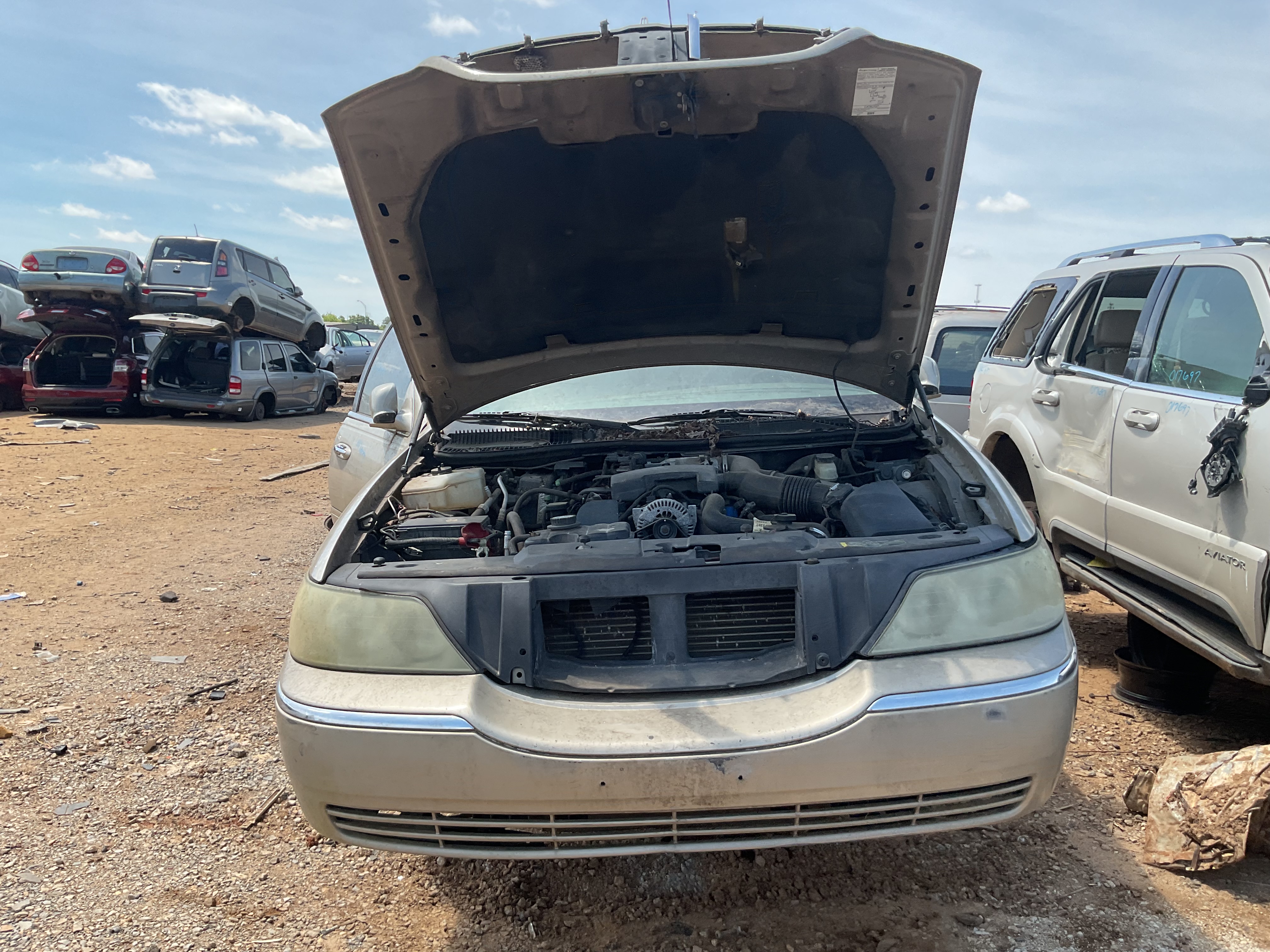 2004 LINCOLN Town Car