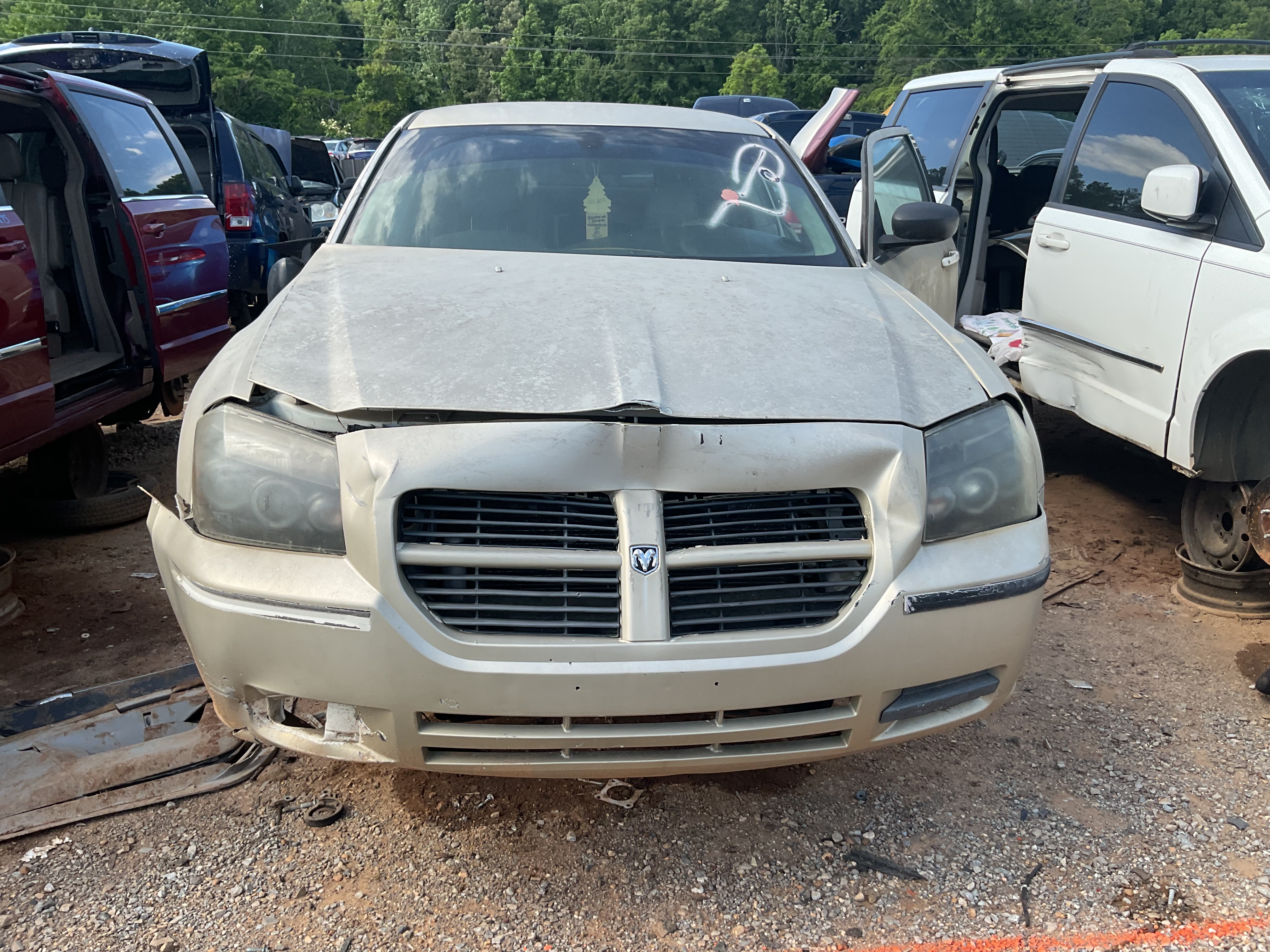 2005 DODGE Magnum