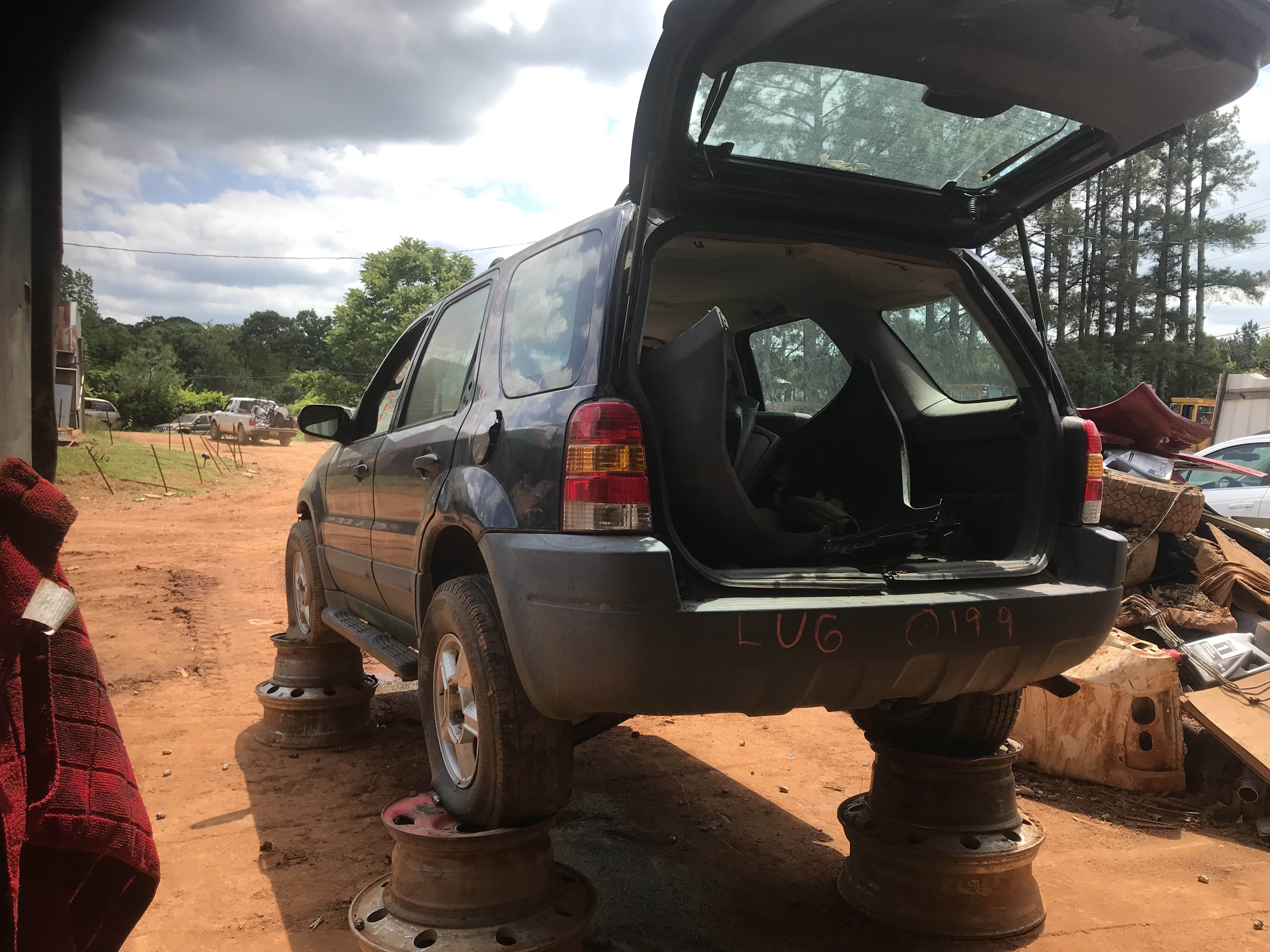 2004 FORD Escape