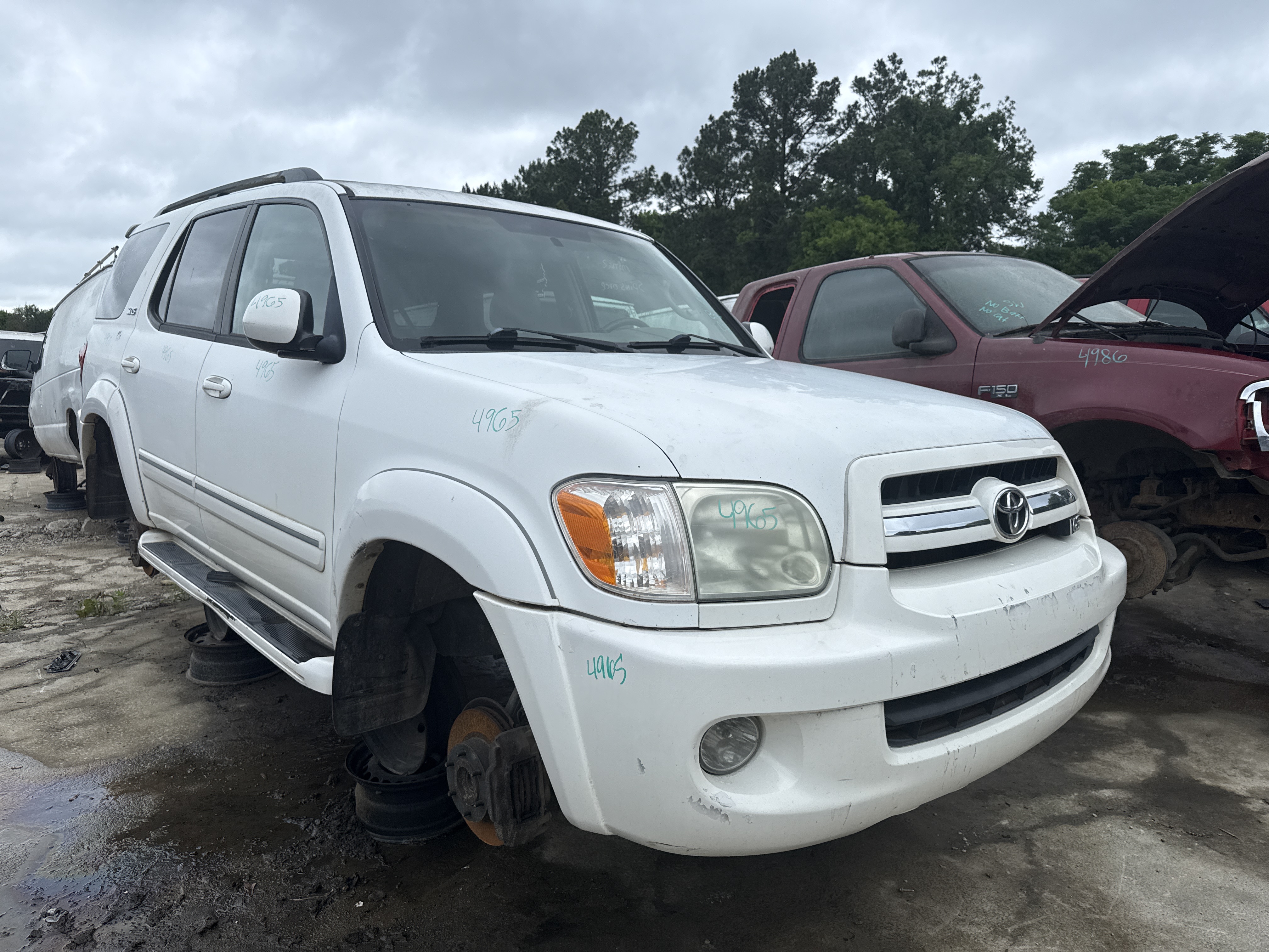 2005 TOYOTA Sequoia