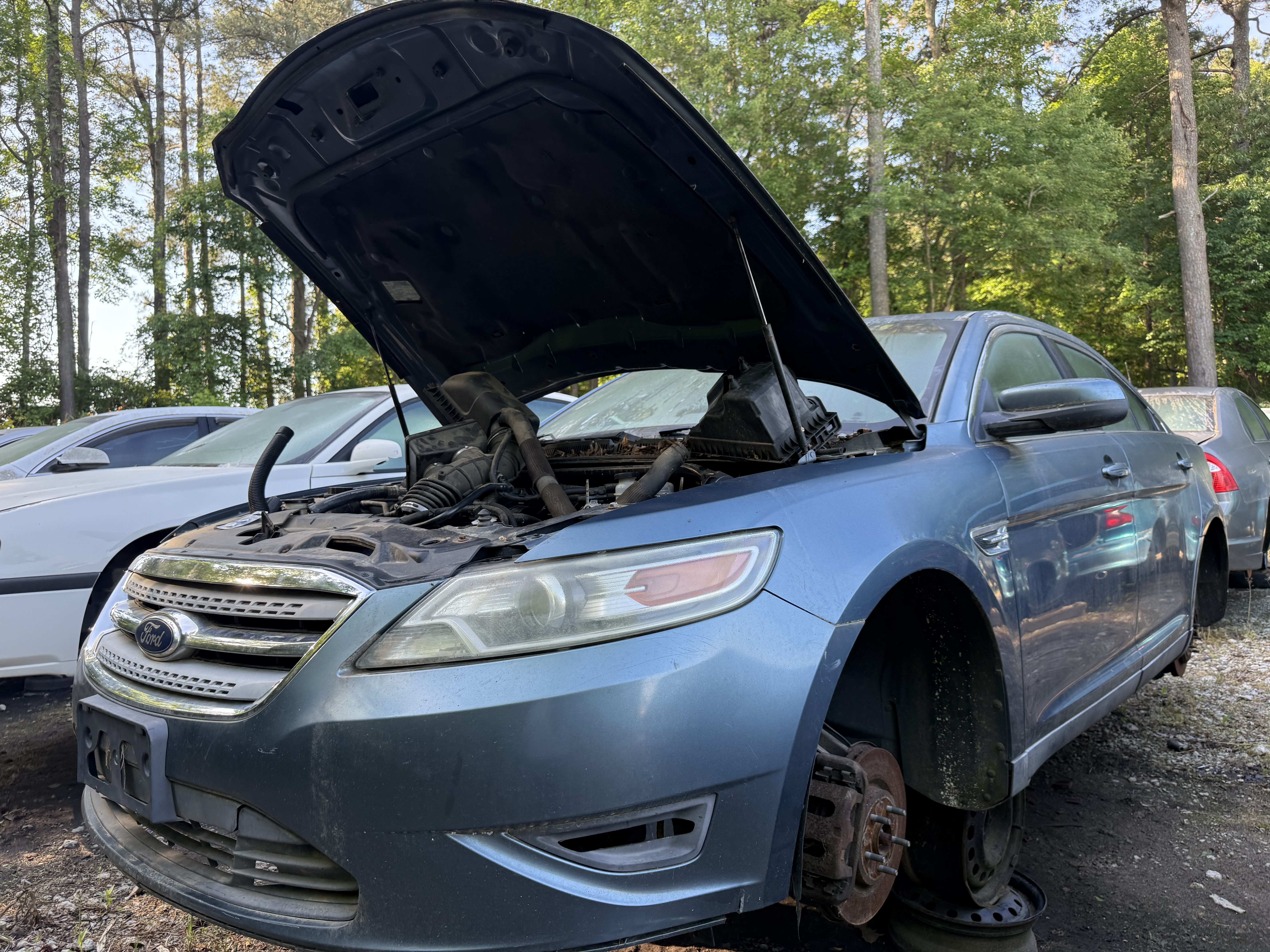 2010 FORD Taurus