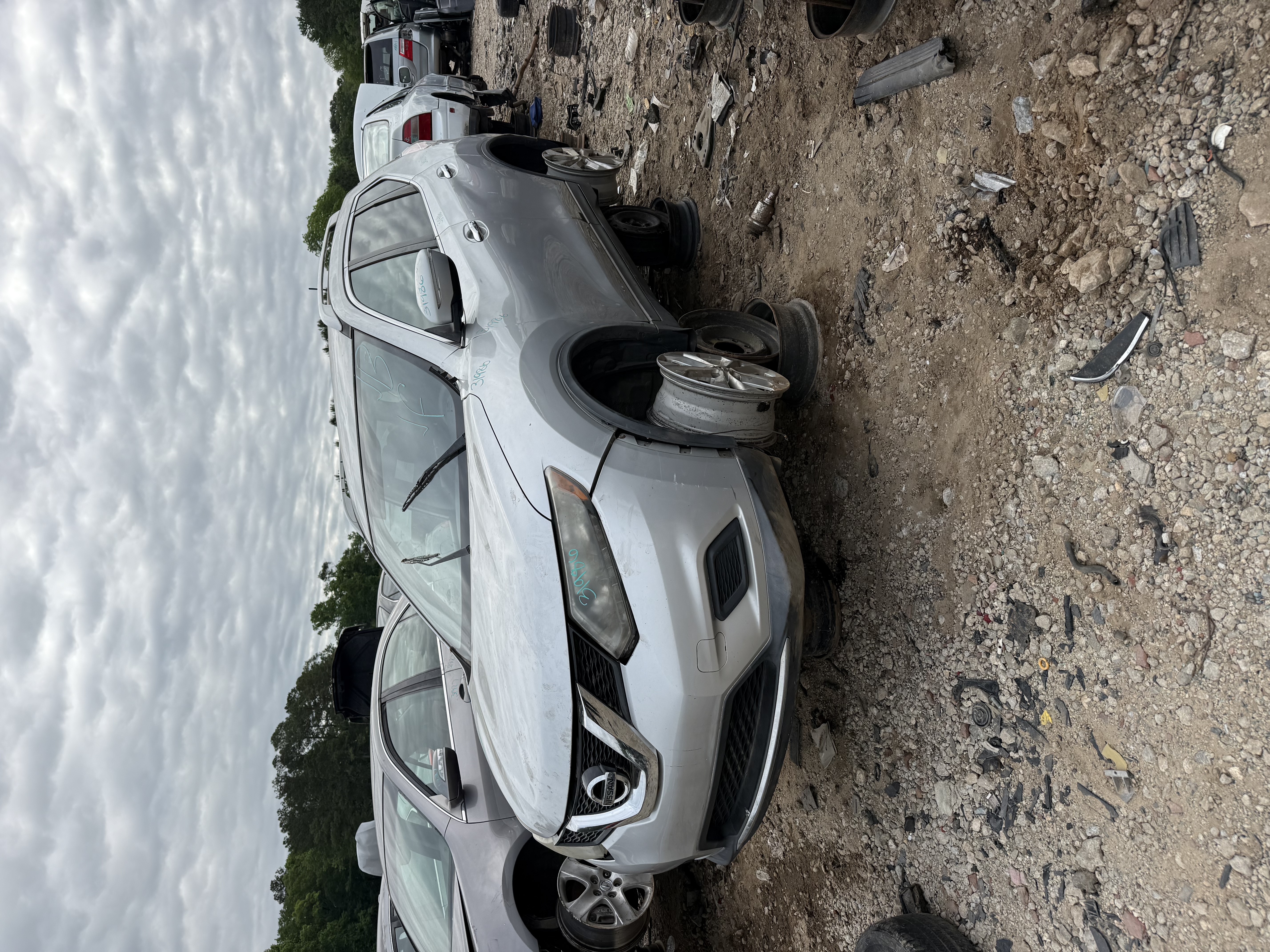 2015 NISSAN Rogue