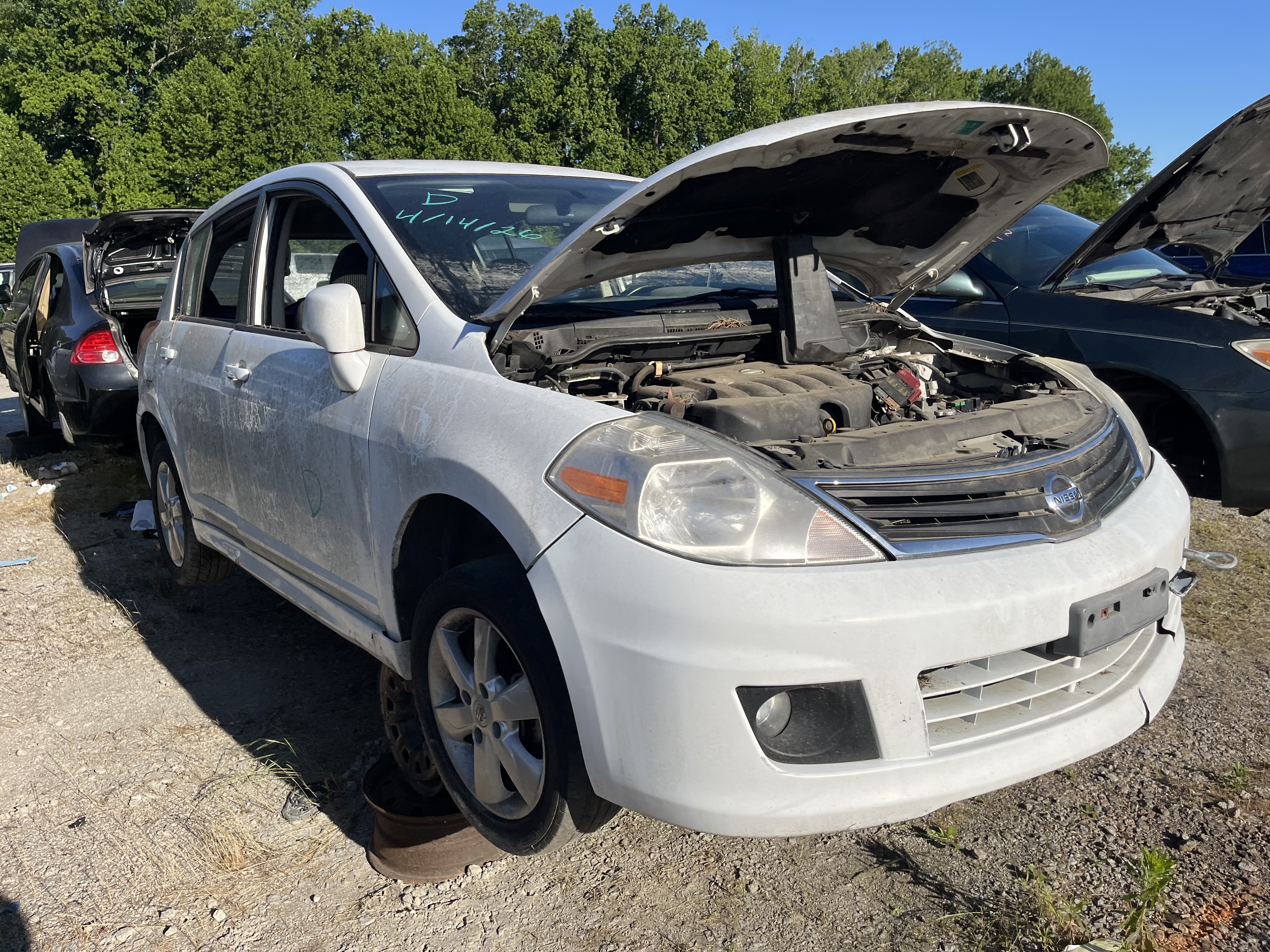2011 NISSAN Versa