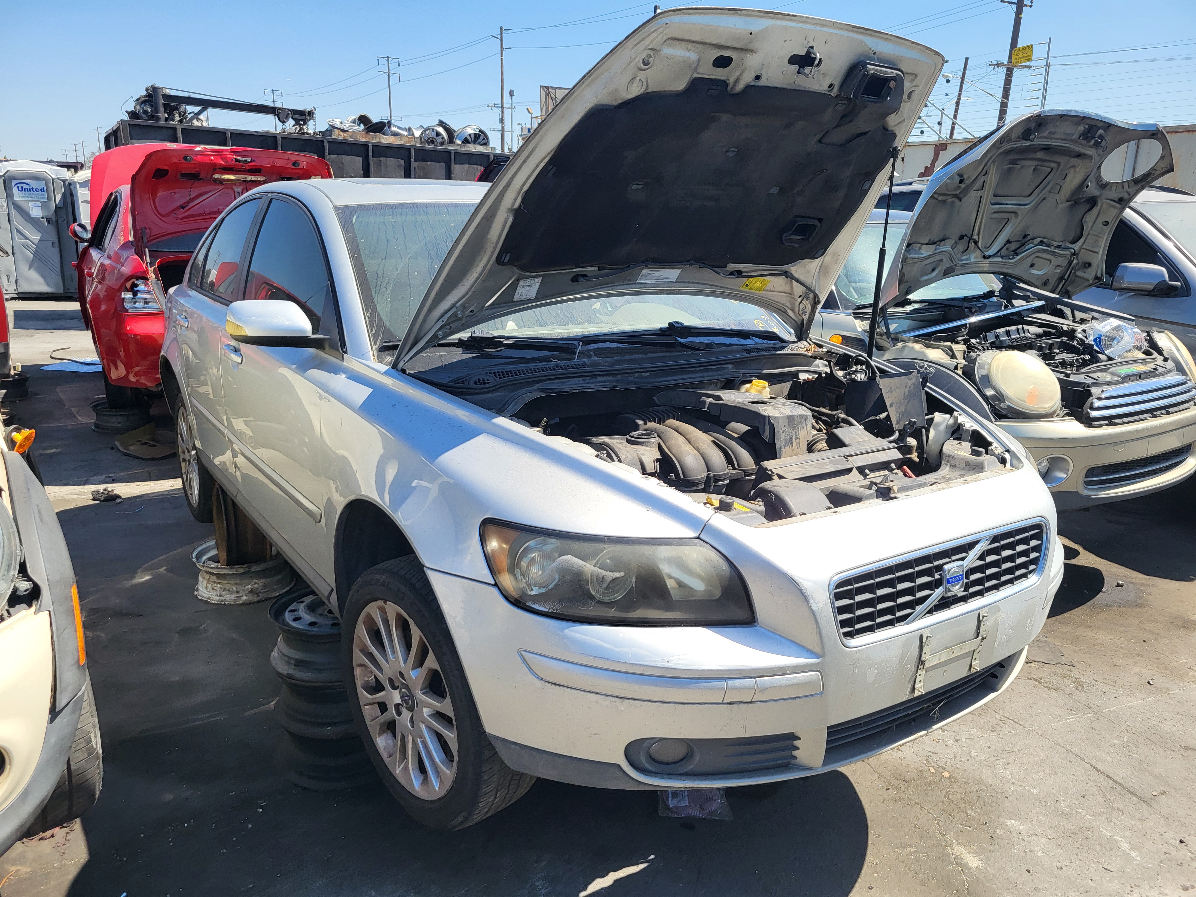 2005 VOLVO S40