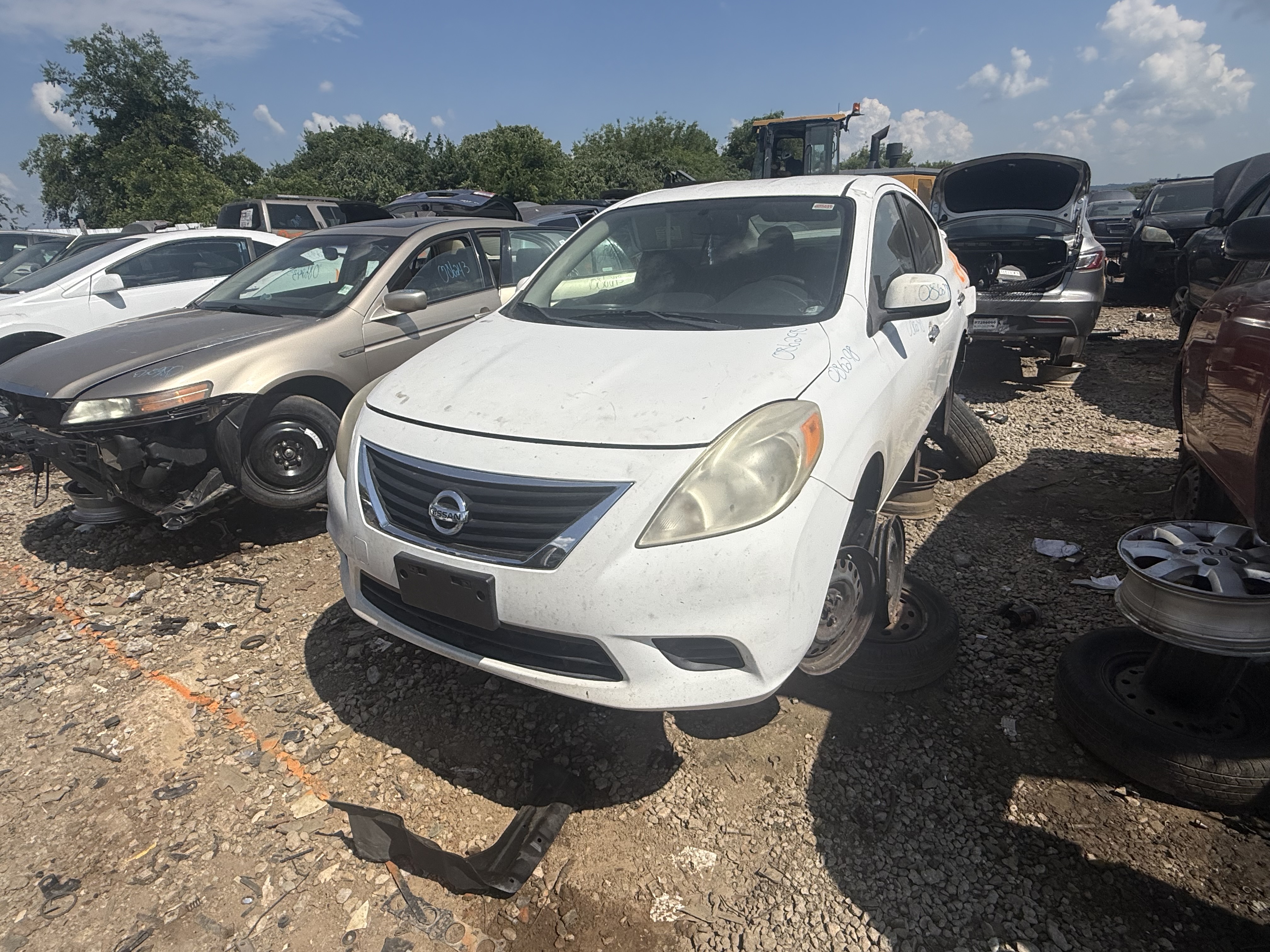 2012 NISSAN Versa