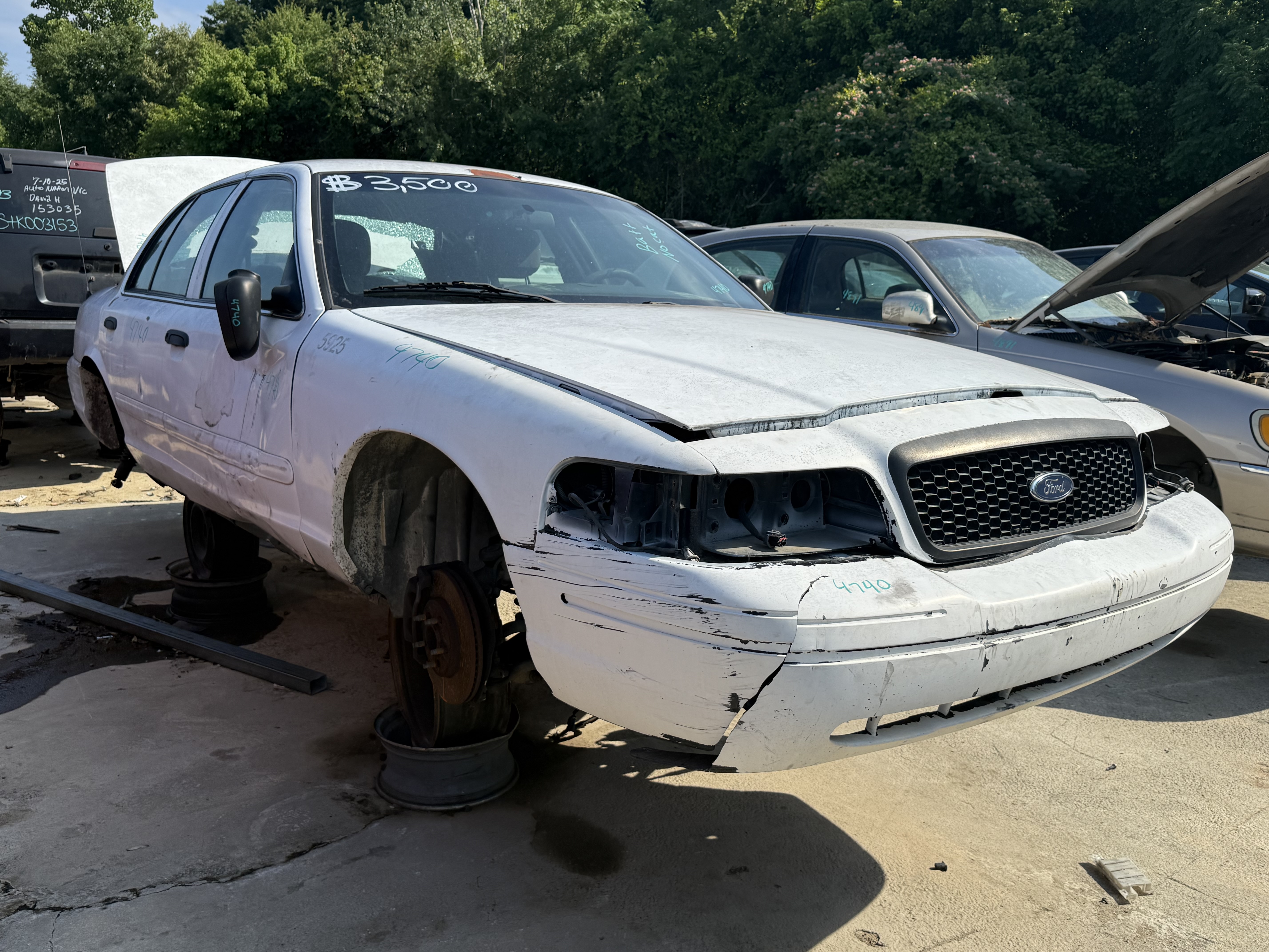 2005 FORD Crown Victoria