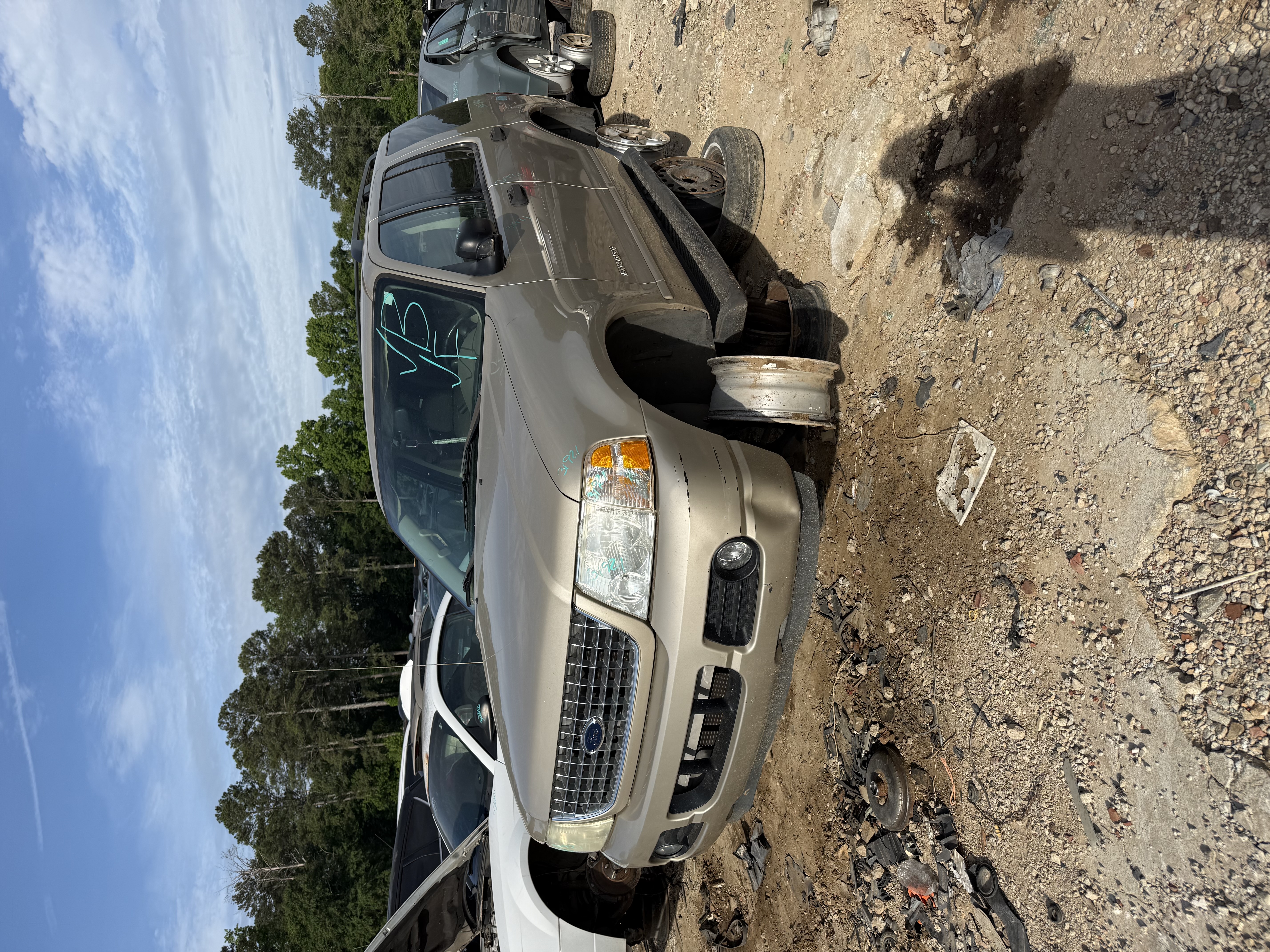 2004 FORD Explorer