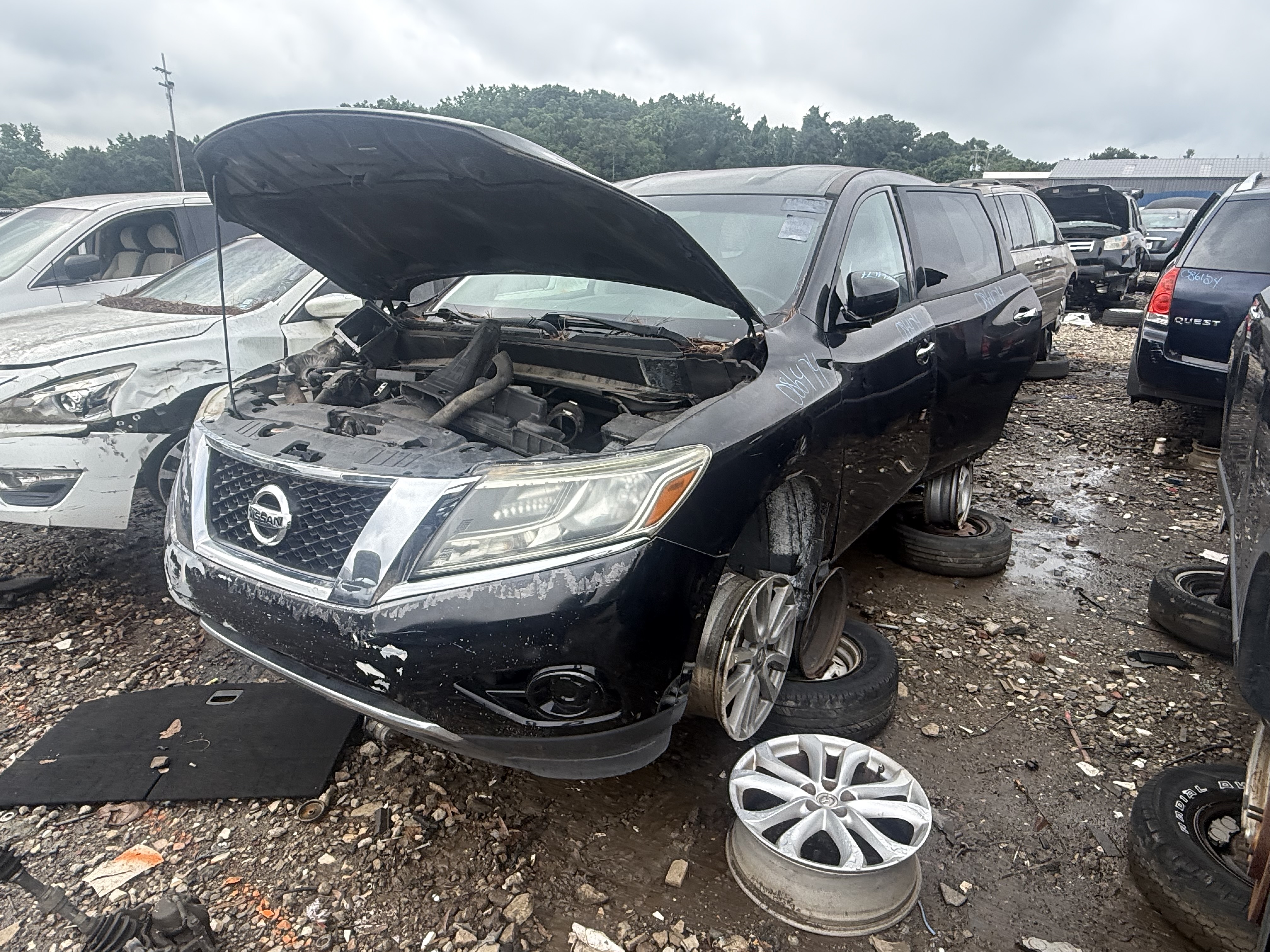 2014 NISSAN Pathfinder