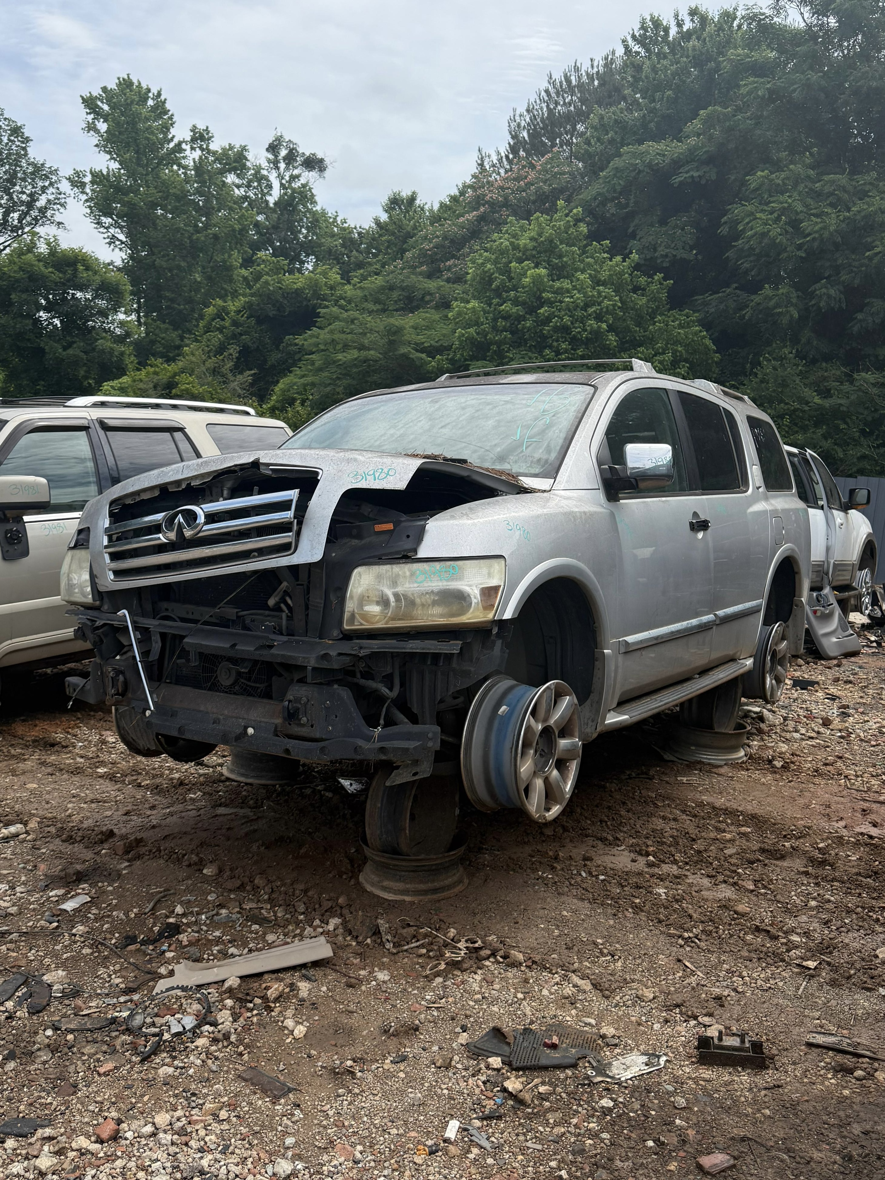 2005 INFINITI Qx56