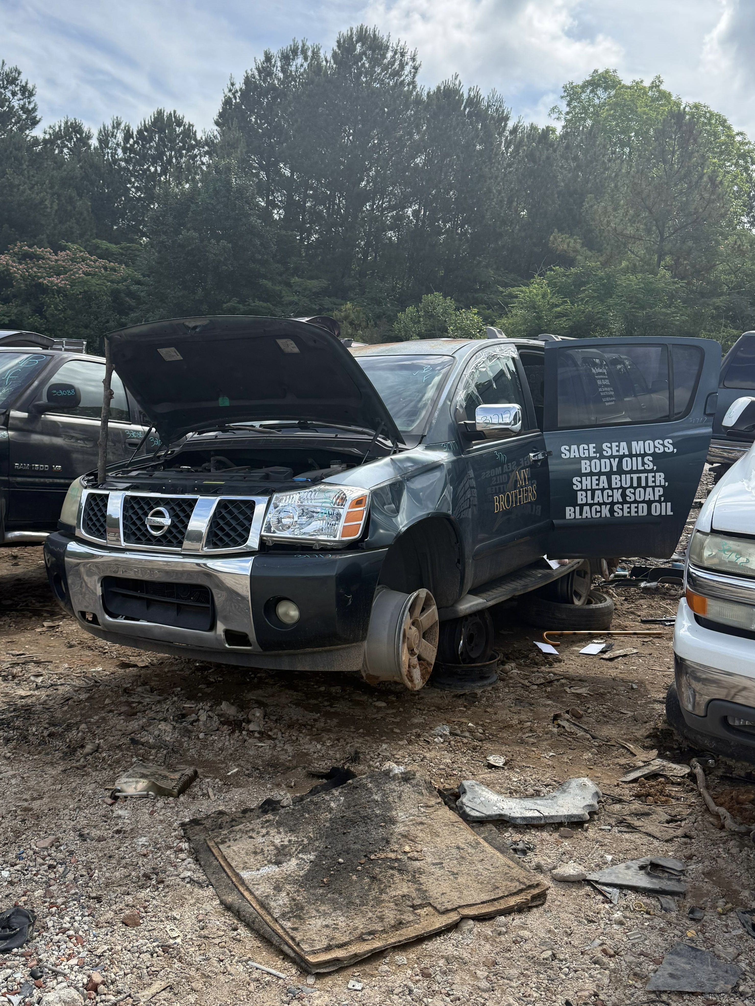 2004 NISSAN Armada