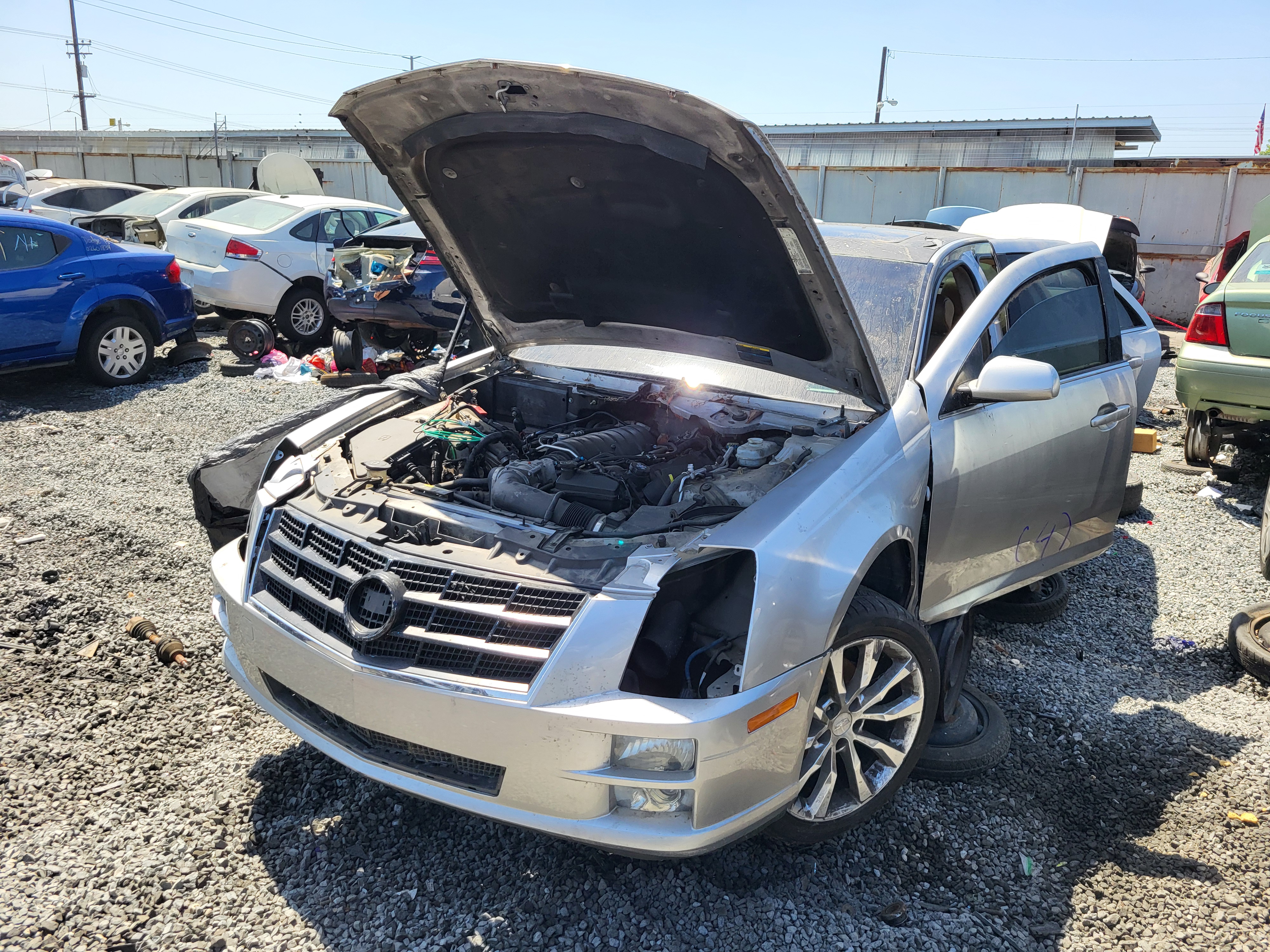 2005 CADILLAC Sts
