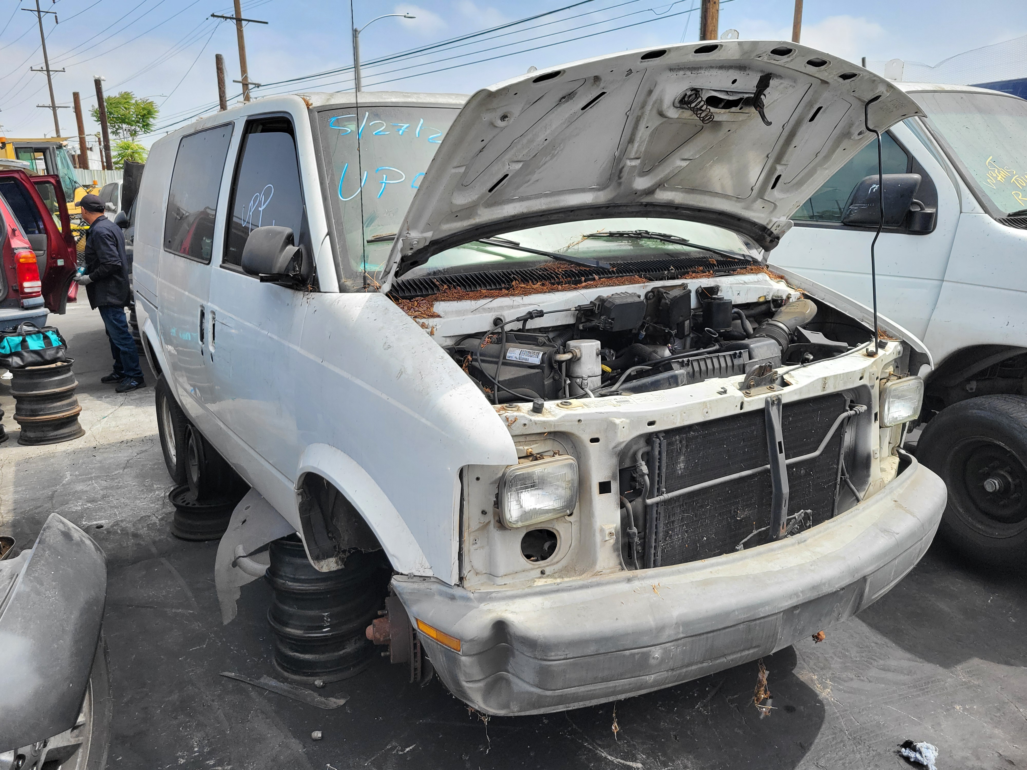 2002 CHEVROLET Astro Van
