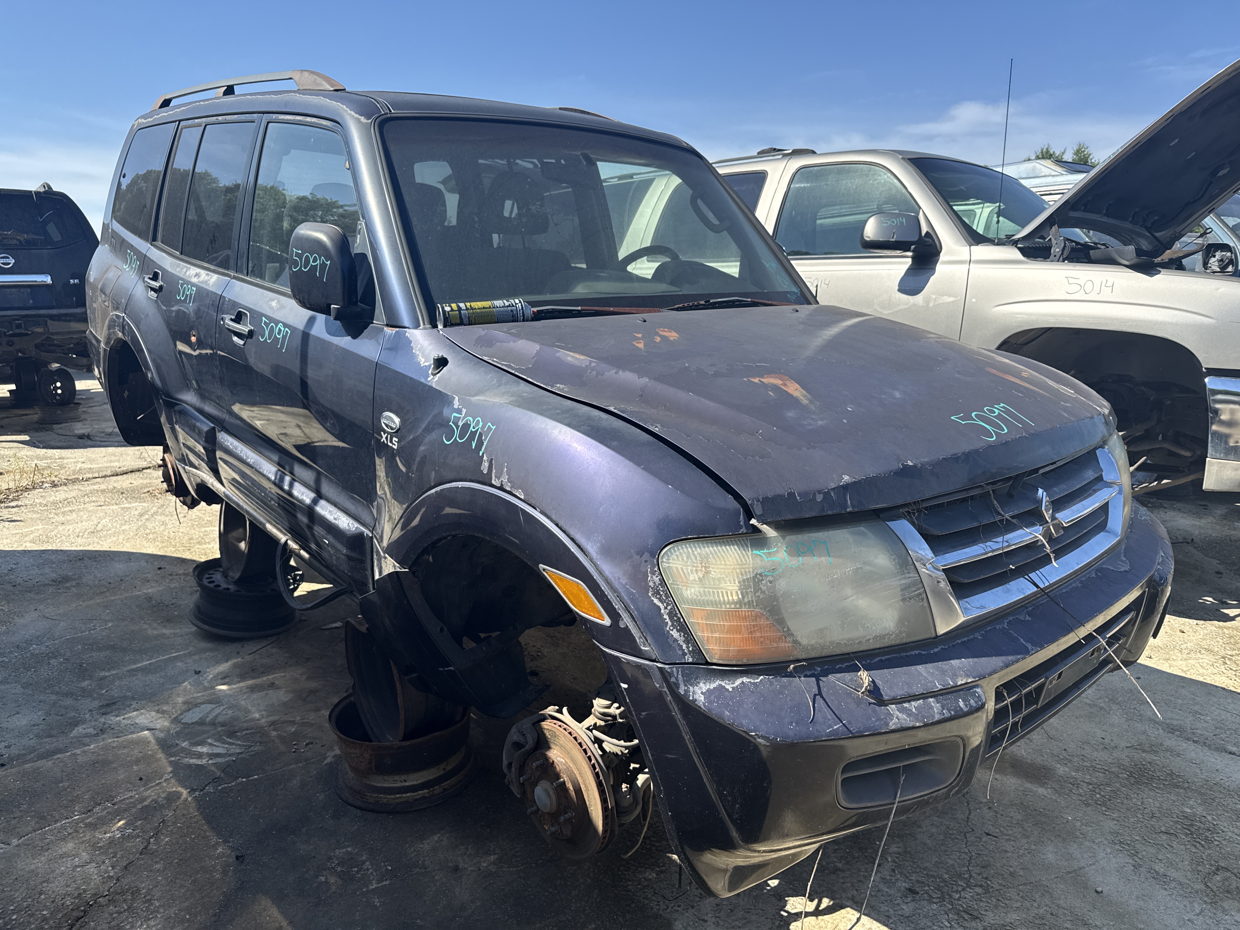2002 MITSUBISHI Montero