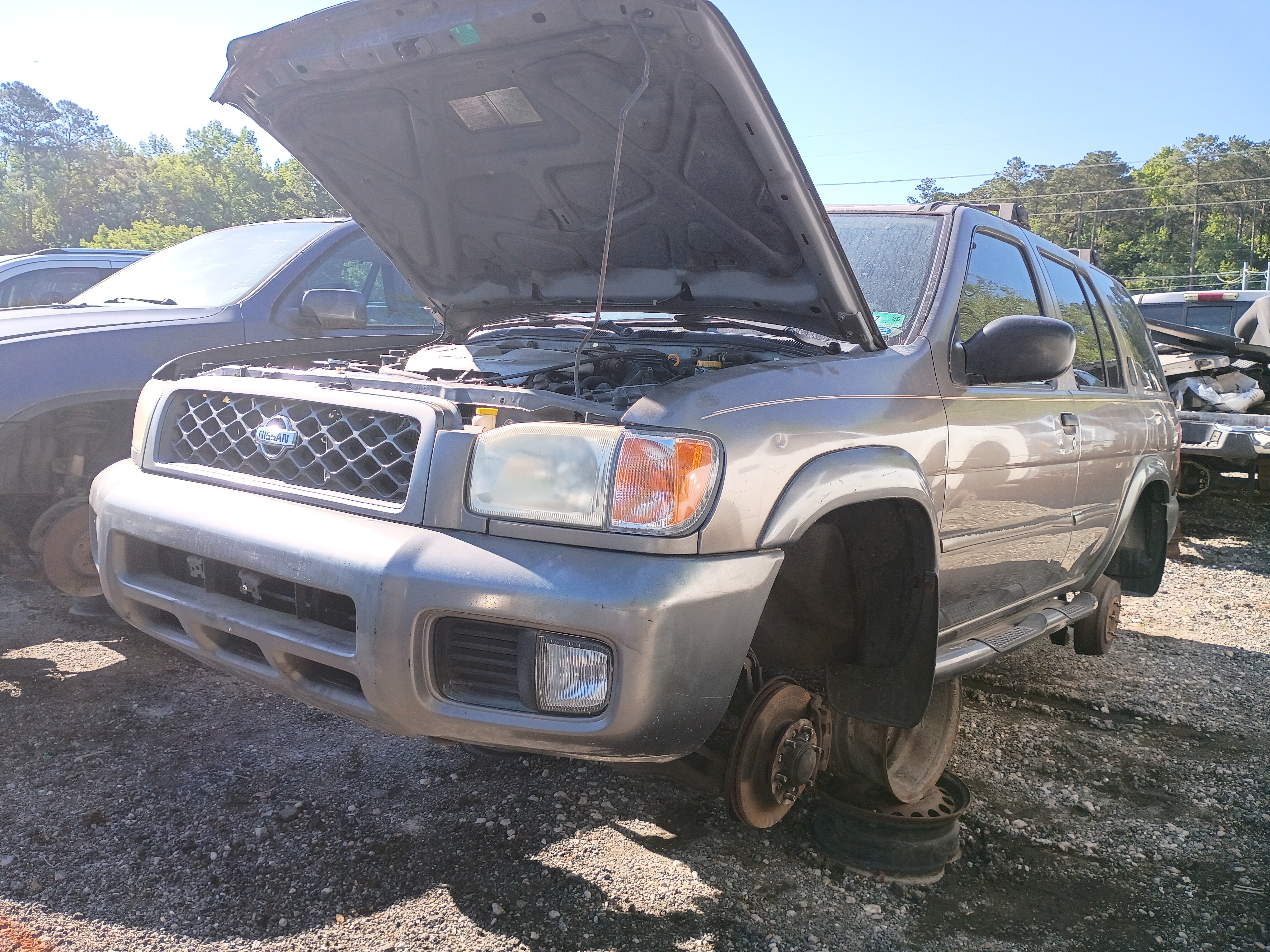 2001 NISSAN Pathfinder