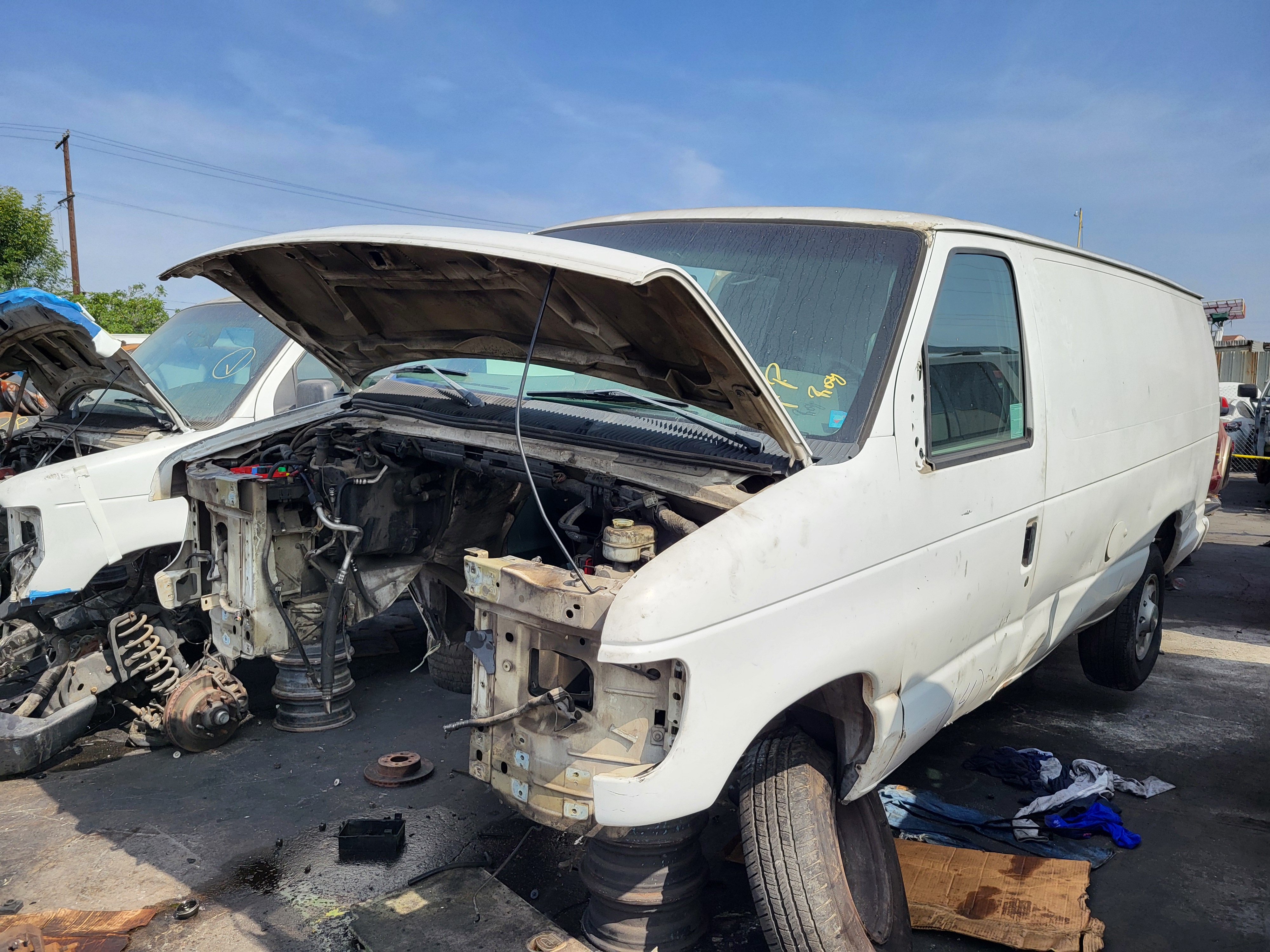 2005 FORD E-350