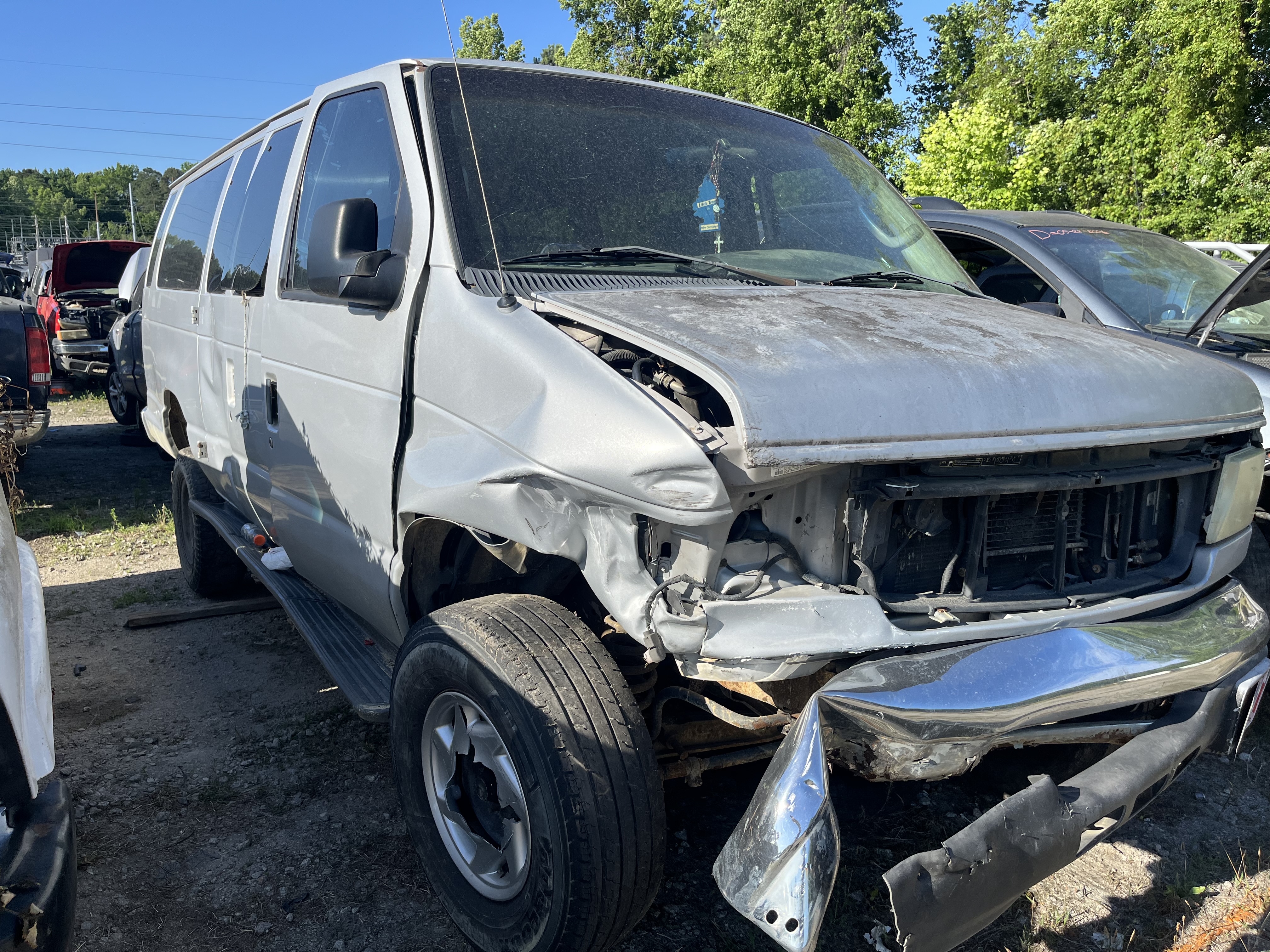 2004 FORD E-350