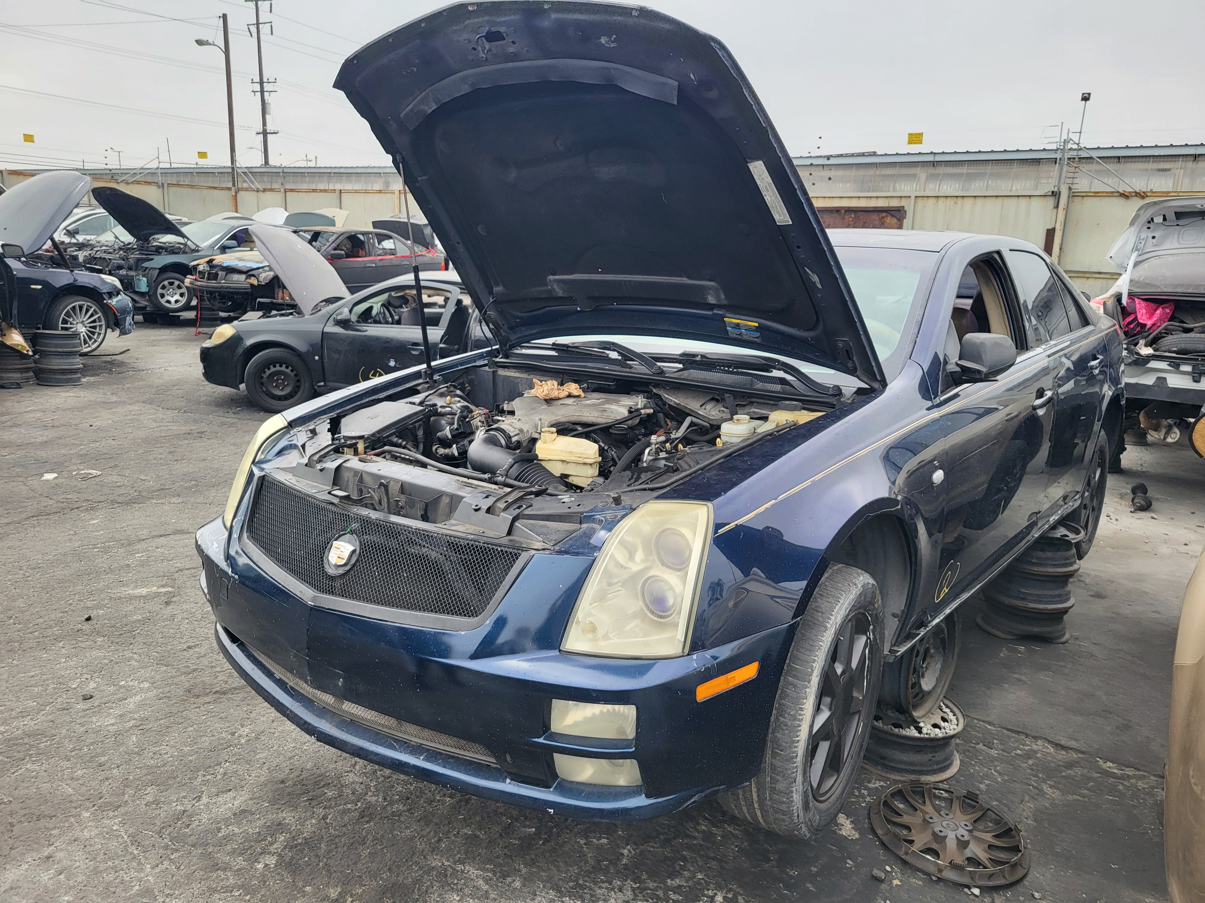 2005 CADILLAC Sts