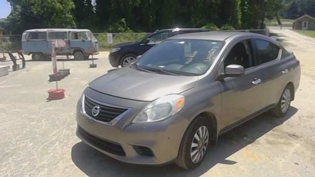 2013 NISSAN Versa