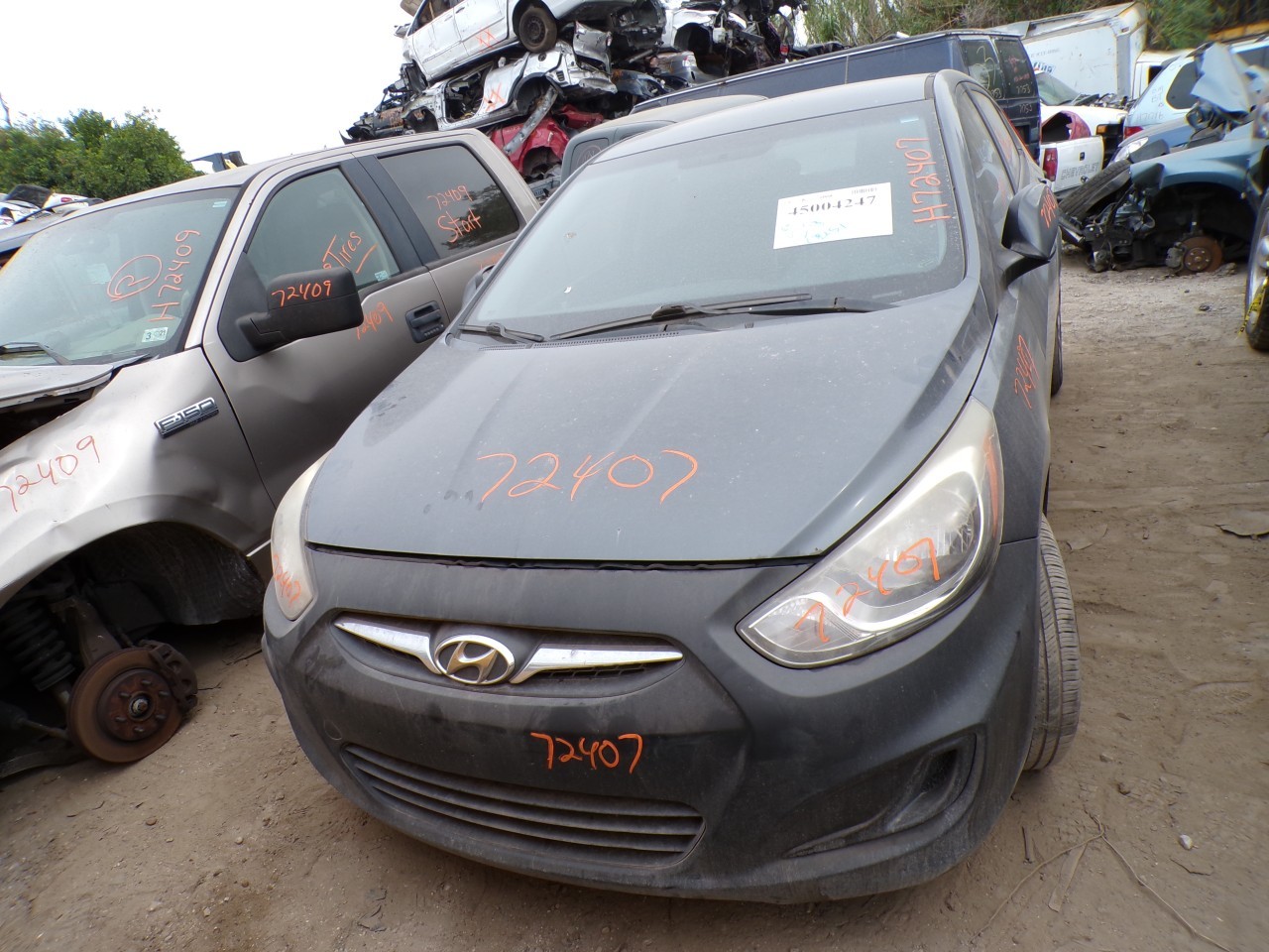 2013 HYUNDAI Accent