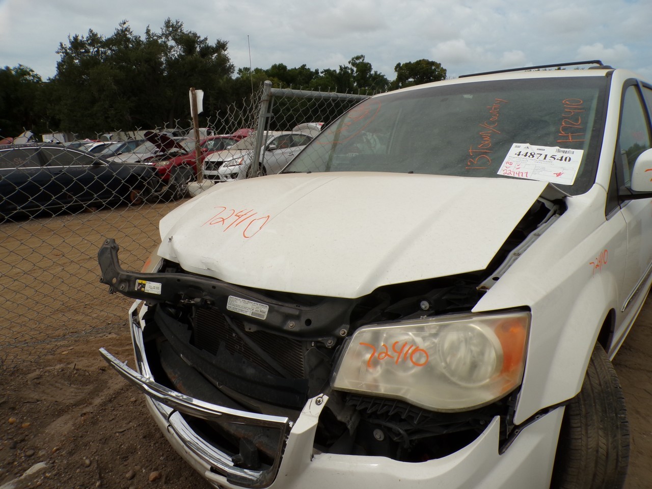 2013 CHRYSLER Town and Country