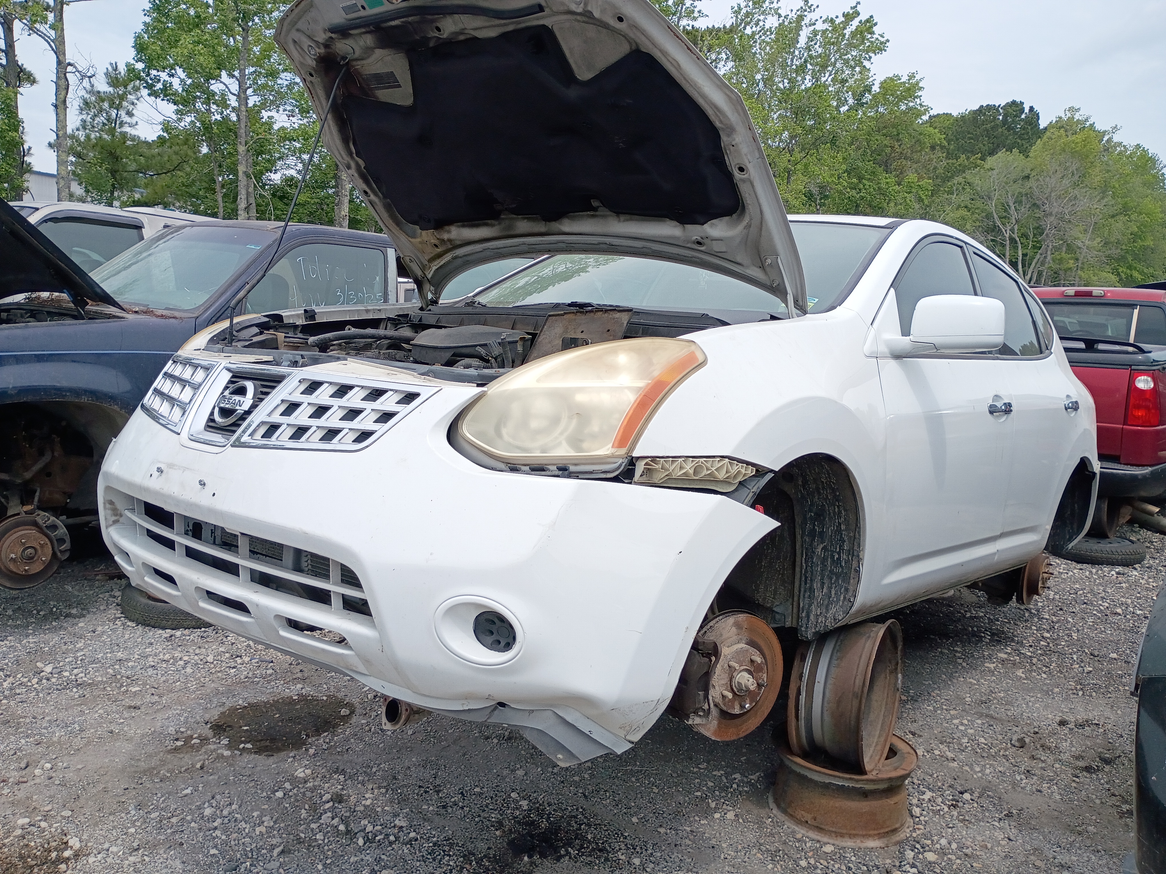2010 NISSAN Rogue