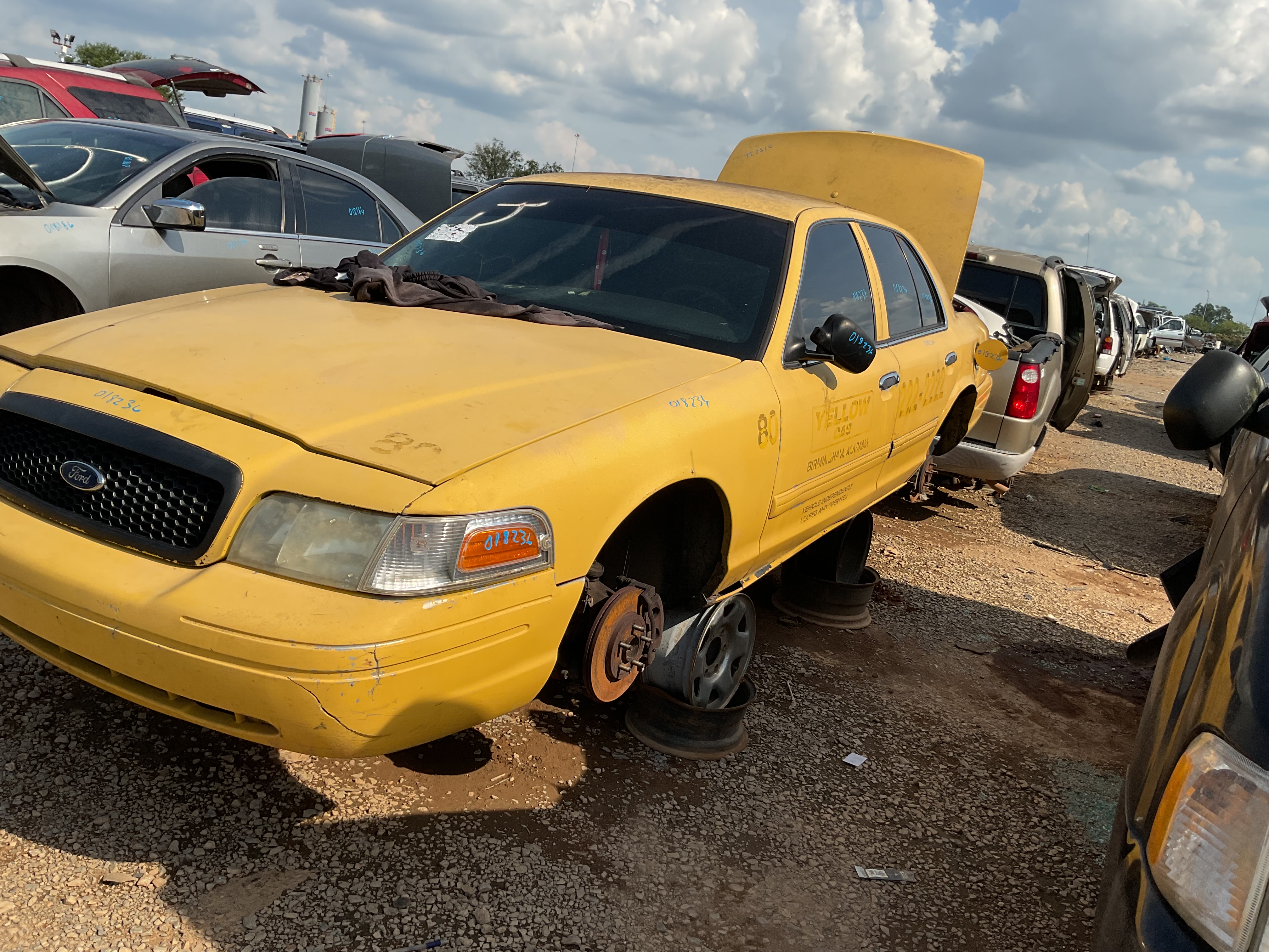2010 FORD Crown Victoria