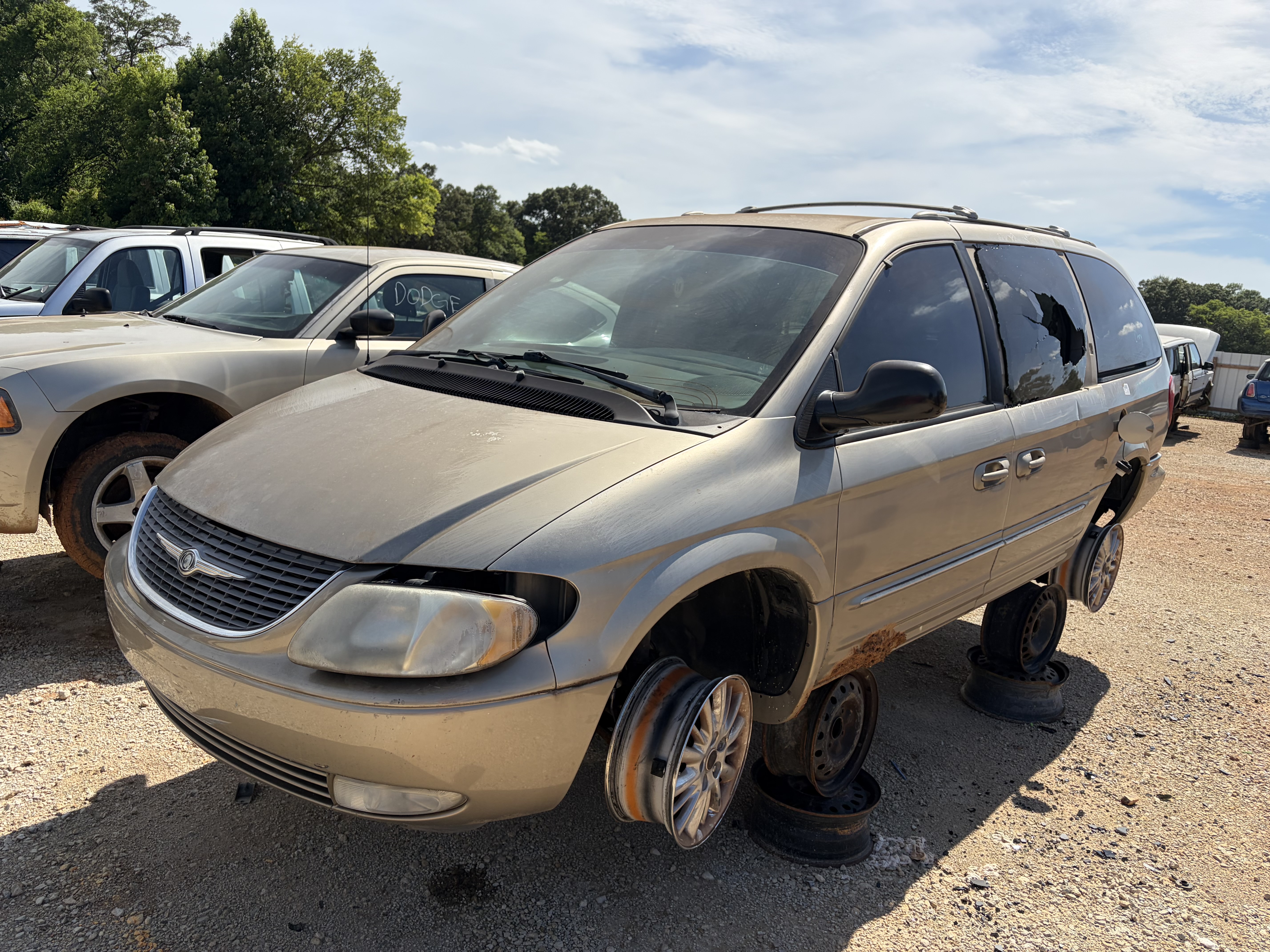 2002 CHRYSLER Town and Country
