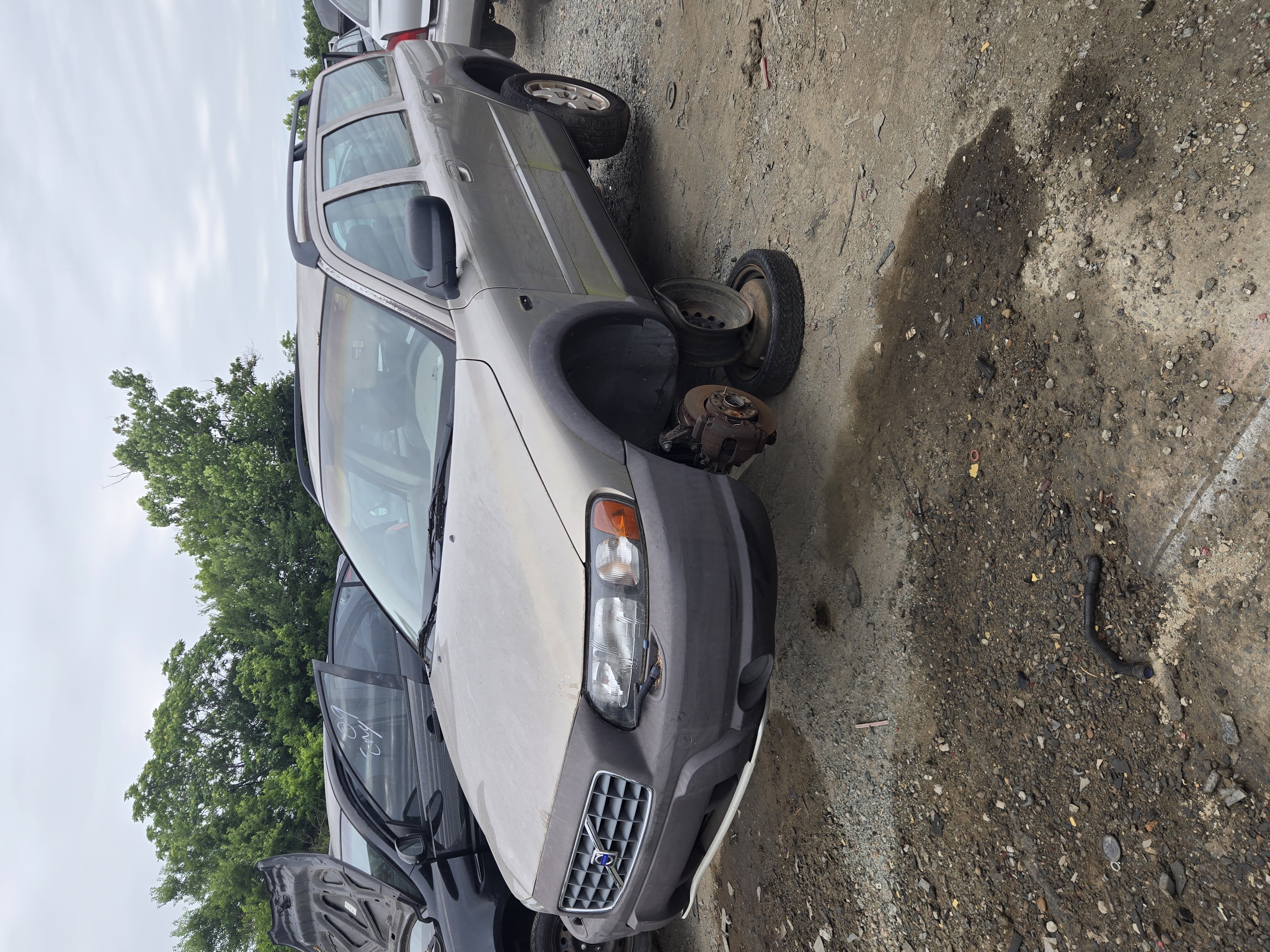 2001 VOLVO V70