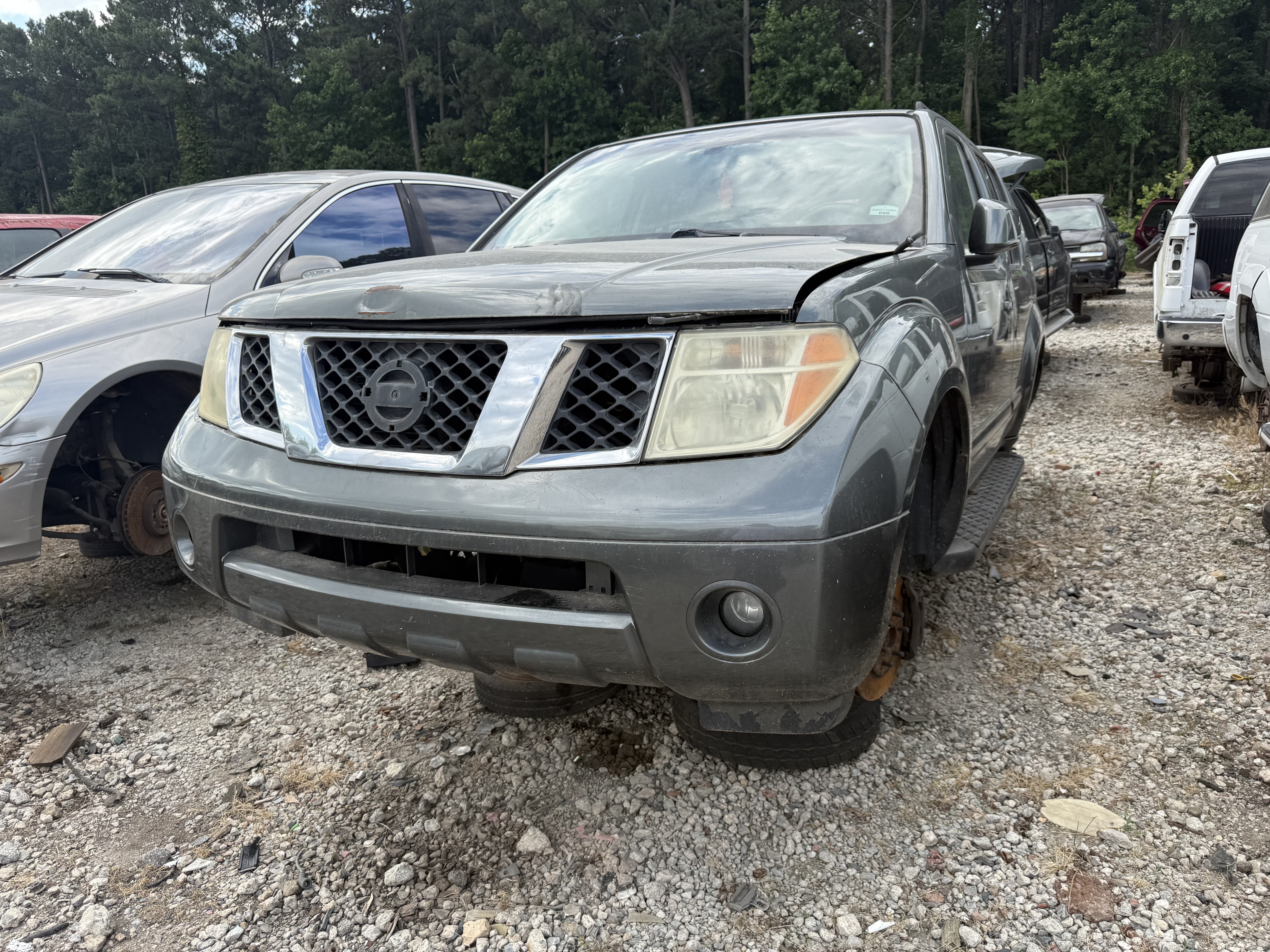 2006 NISSAN Pathfinder