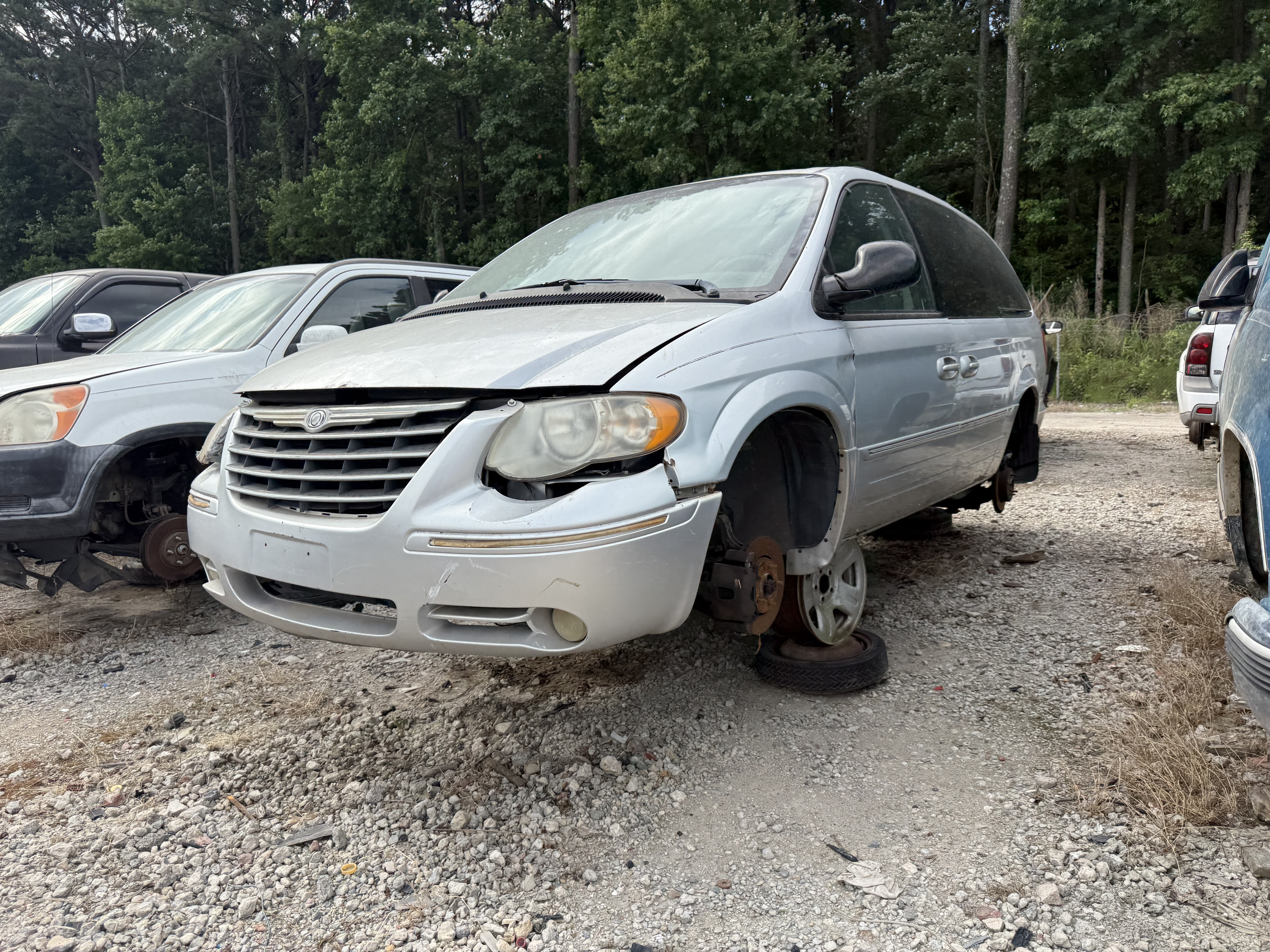 2005 CHRYSLER Town and Country