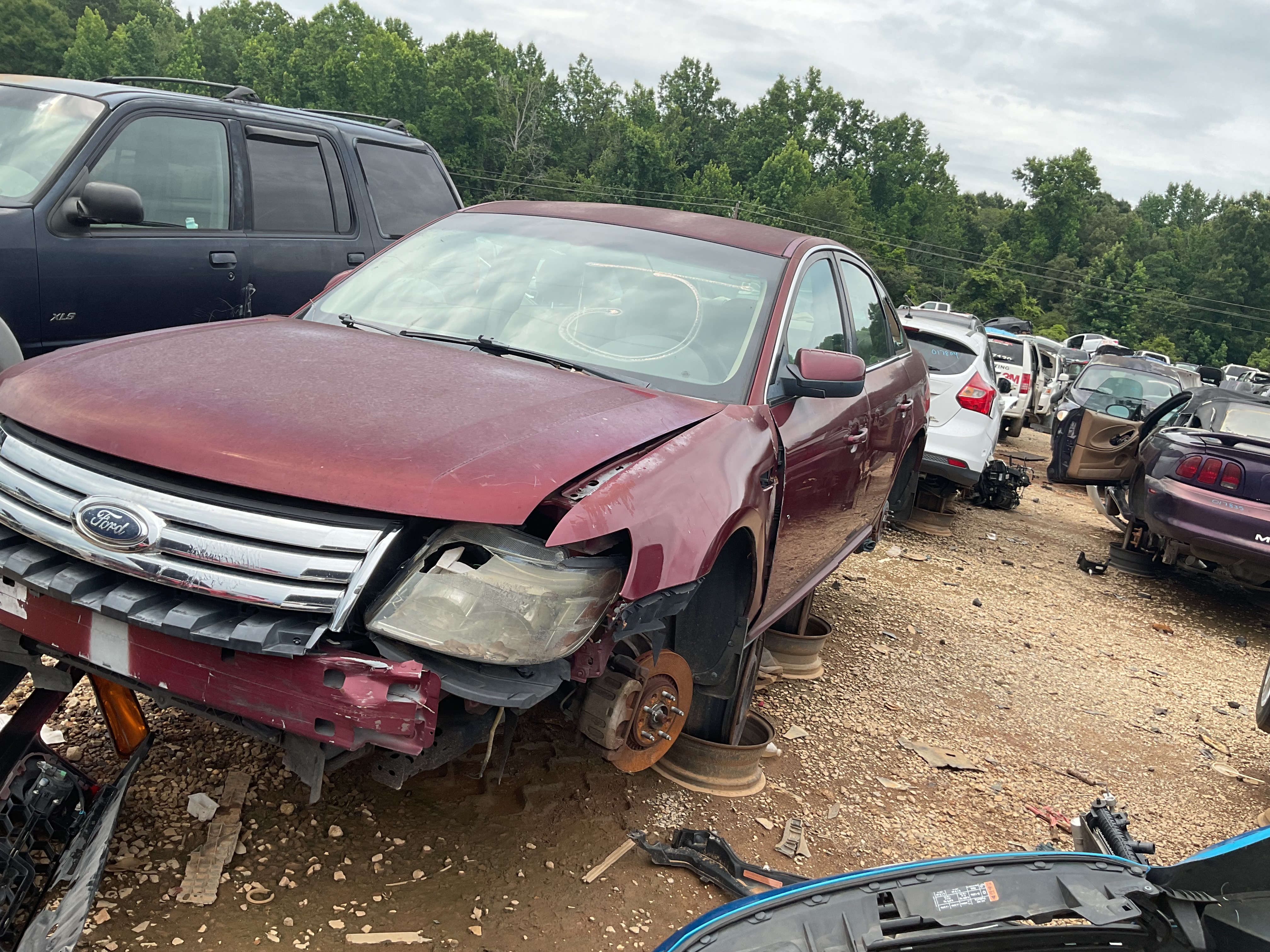 2008 FORD Taurus