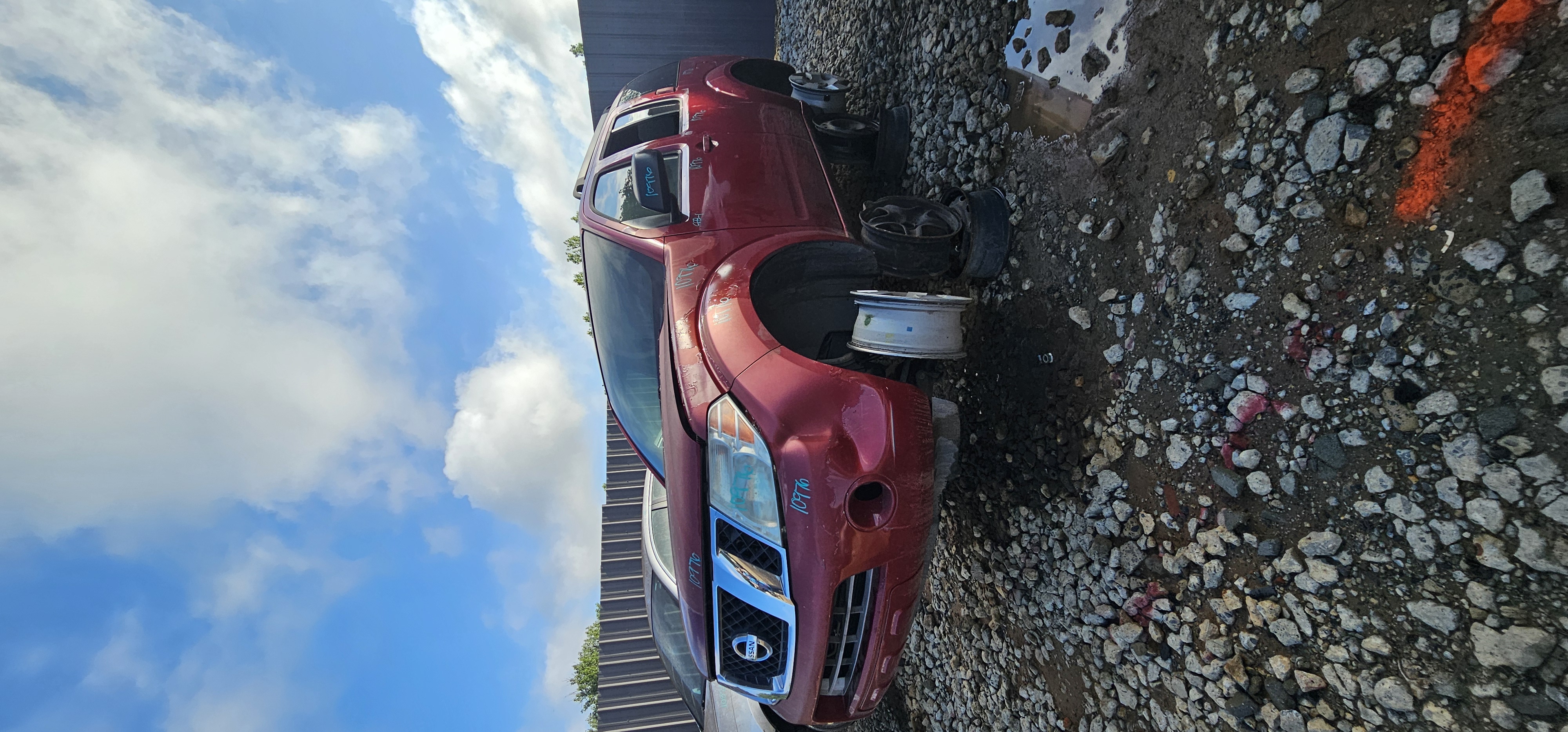 2012 NISSAN Pathfinder