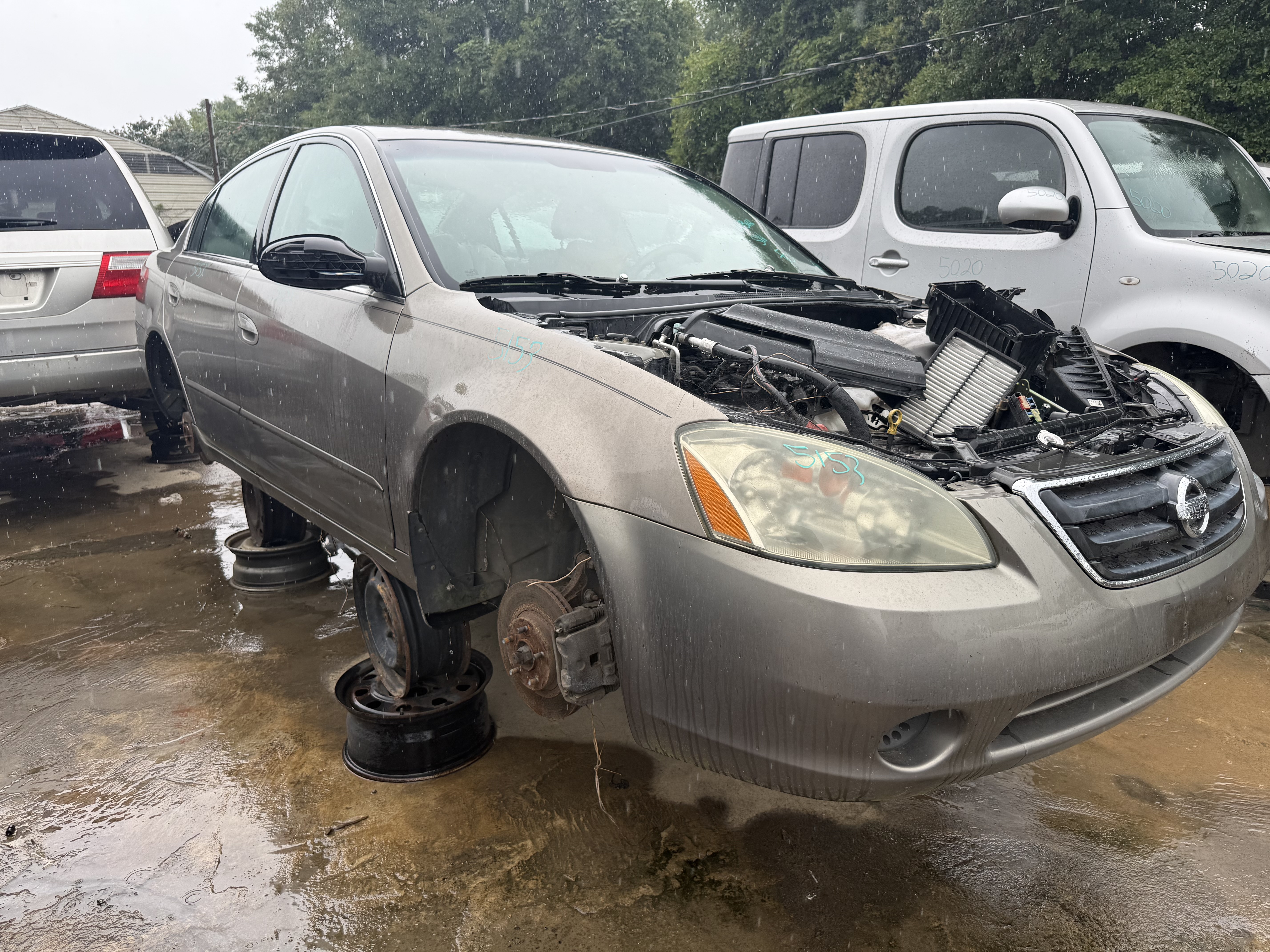2004 NISSAN Altima