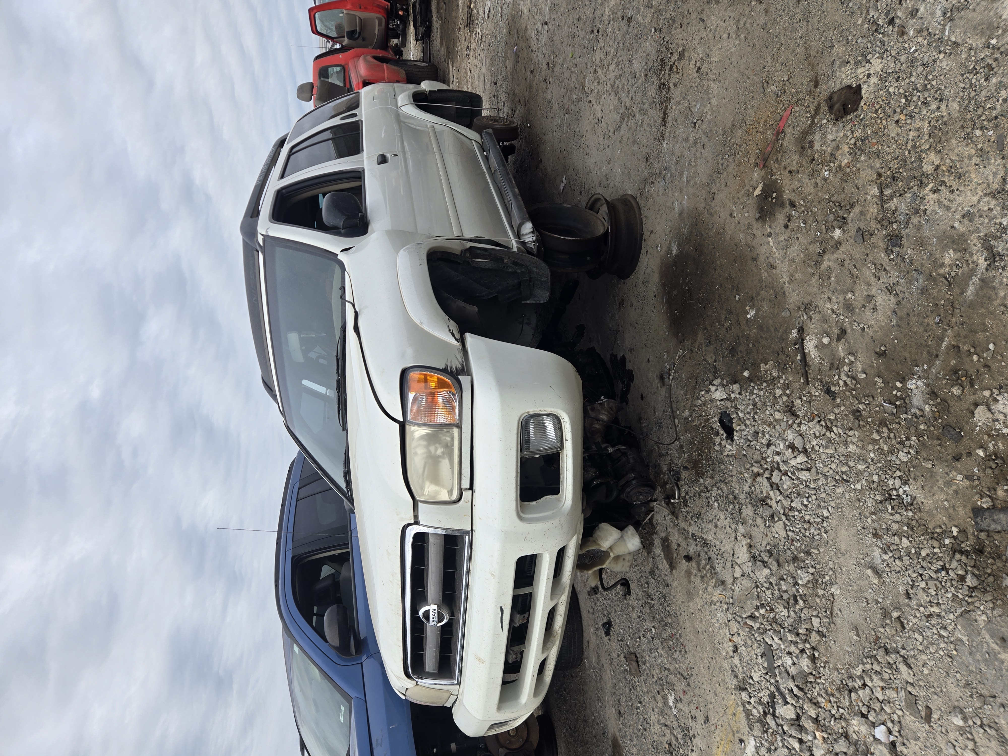 2004 NISSAN Pathfinder