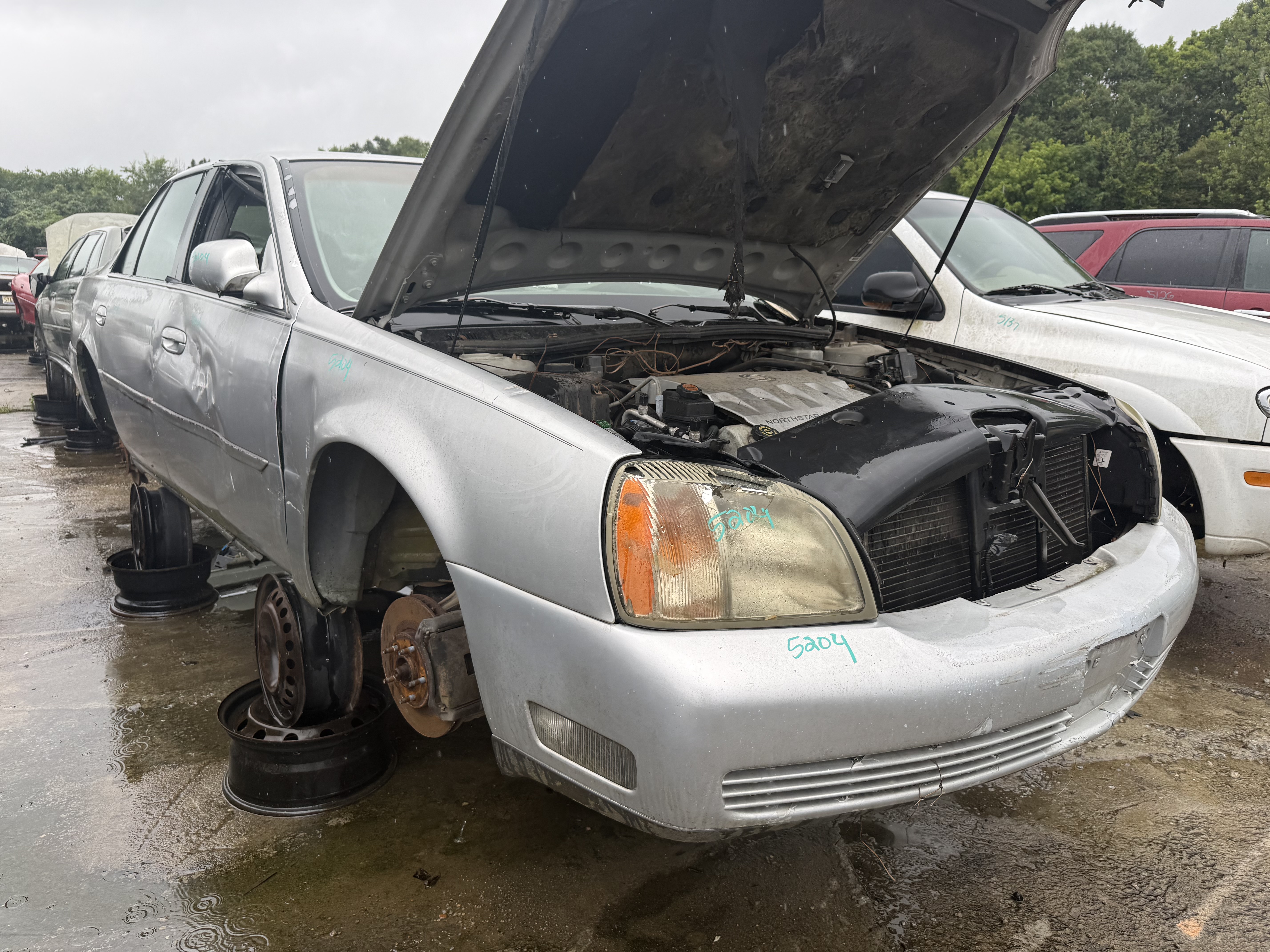 2002 CADILLAC Deville