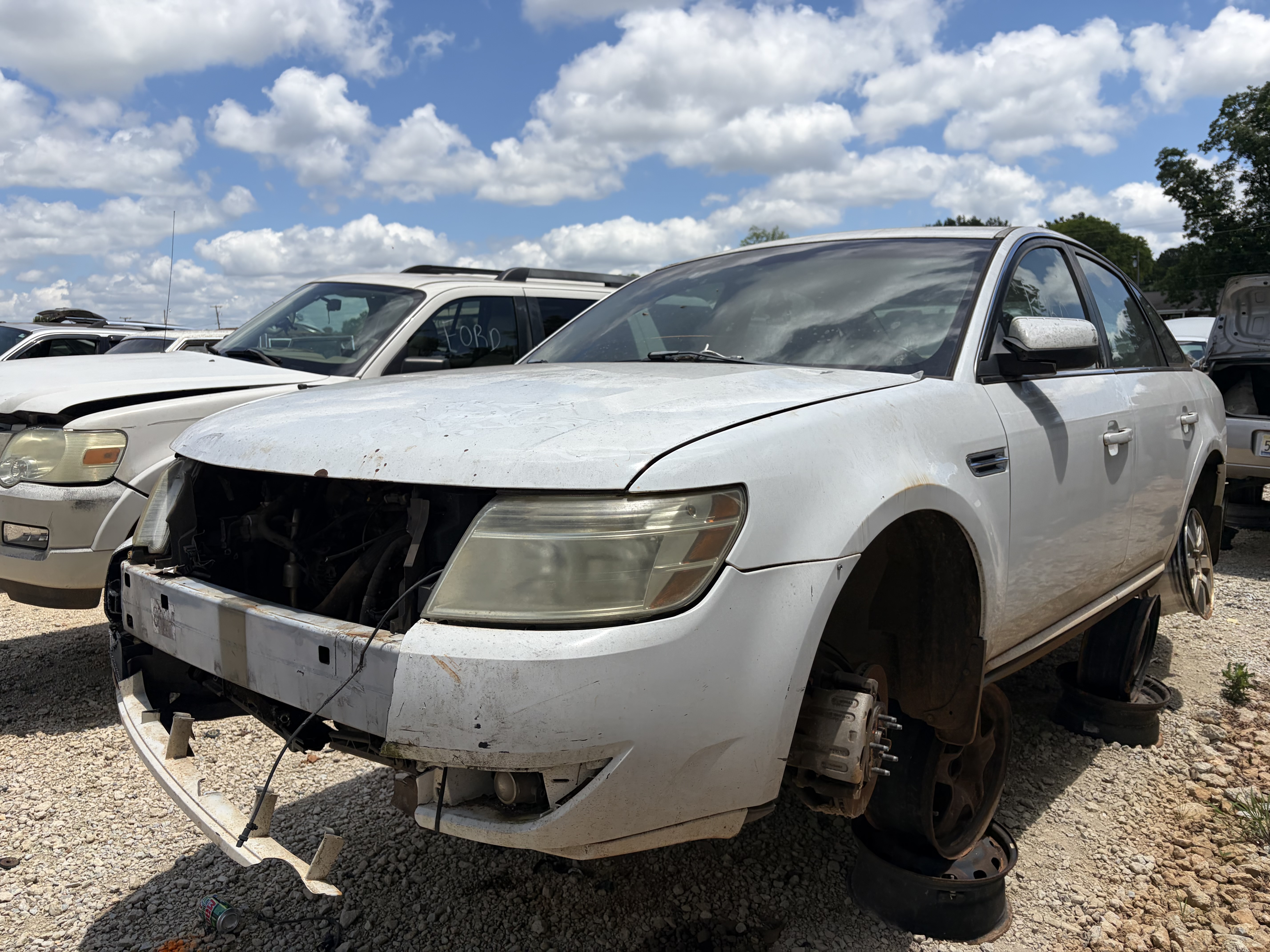 2008 FORD Taurus