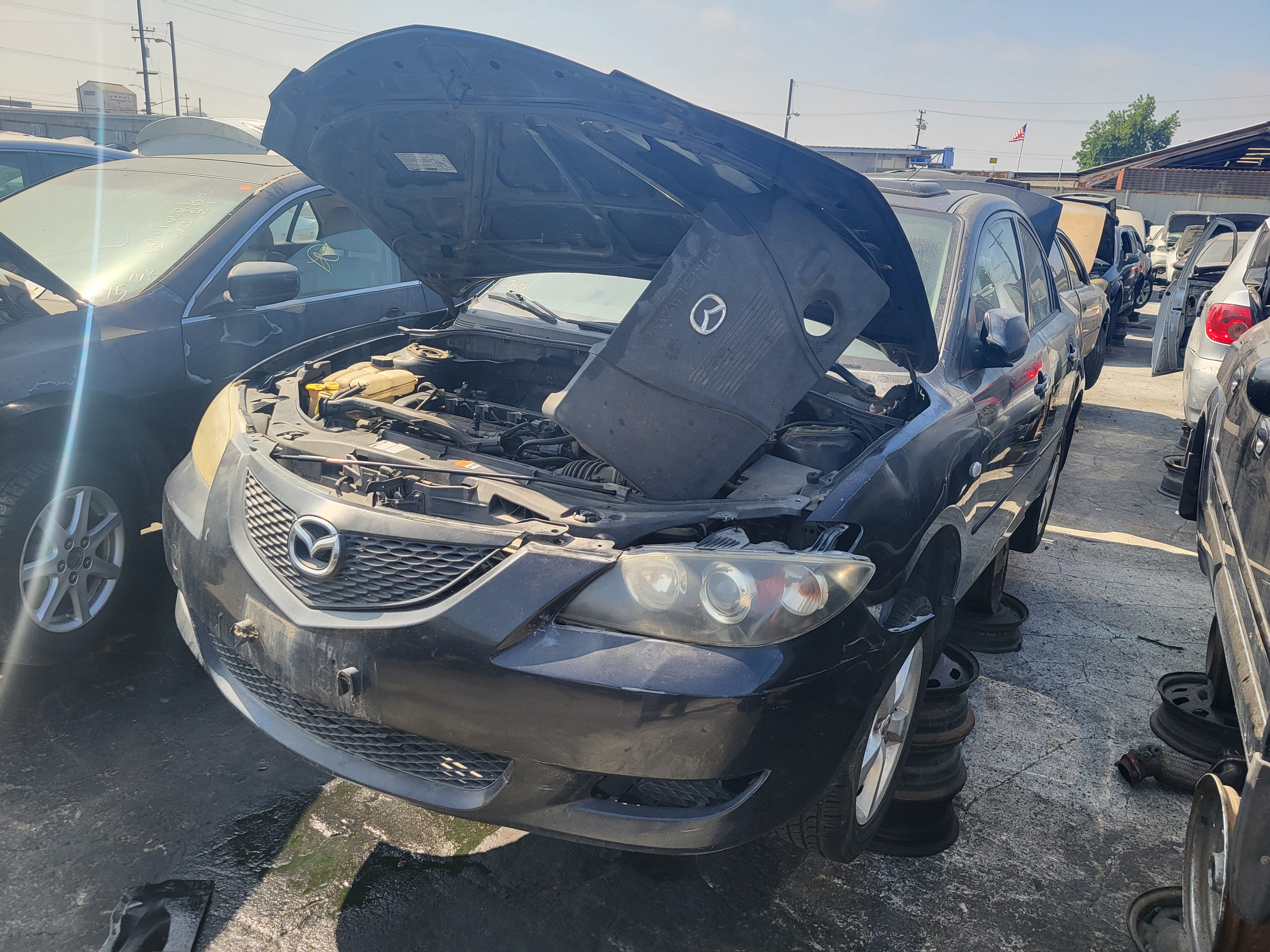 2005 MAZDA Mazda3
