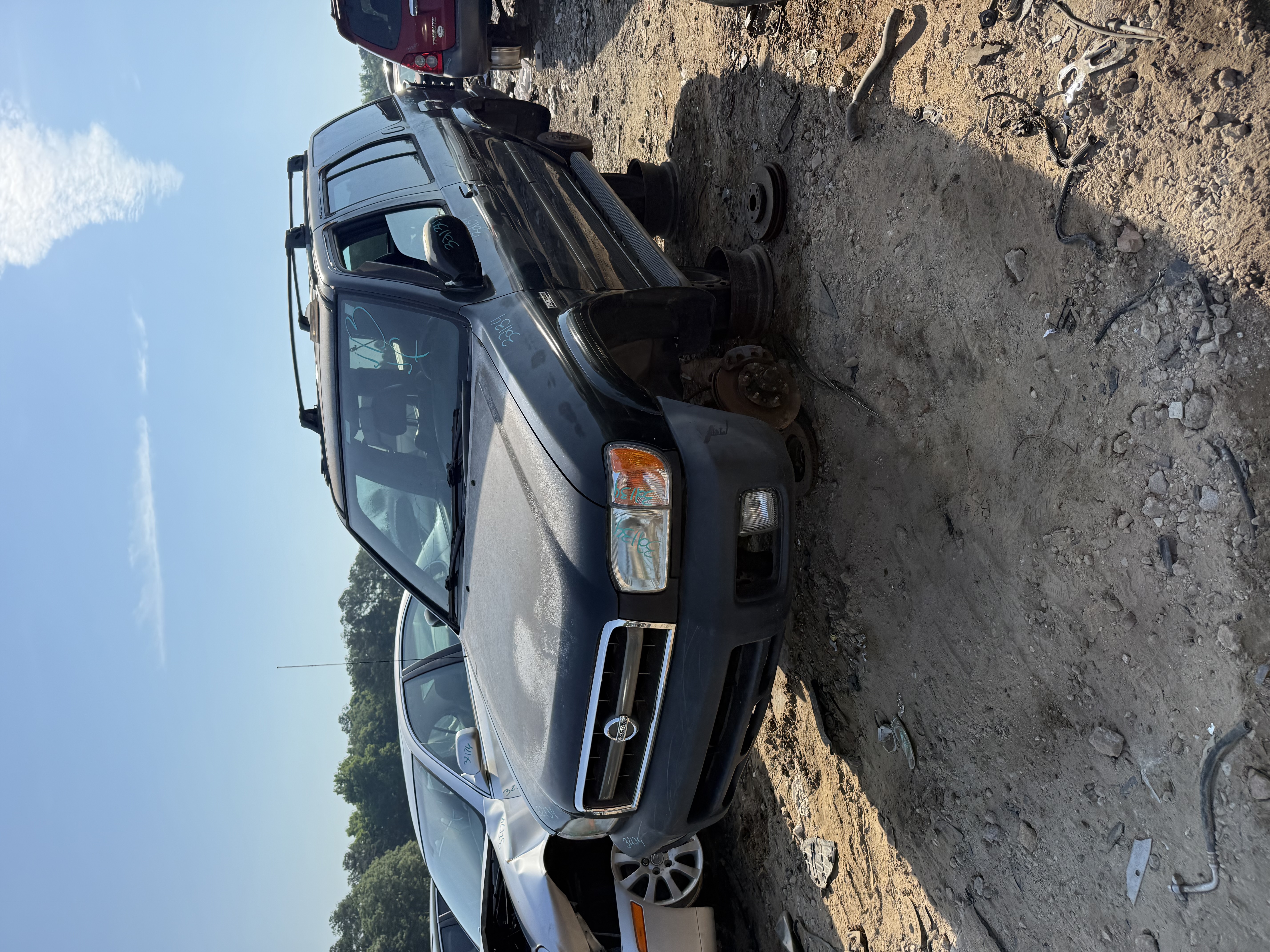2004 NISSAN Pathfinder