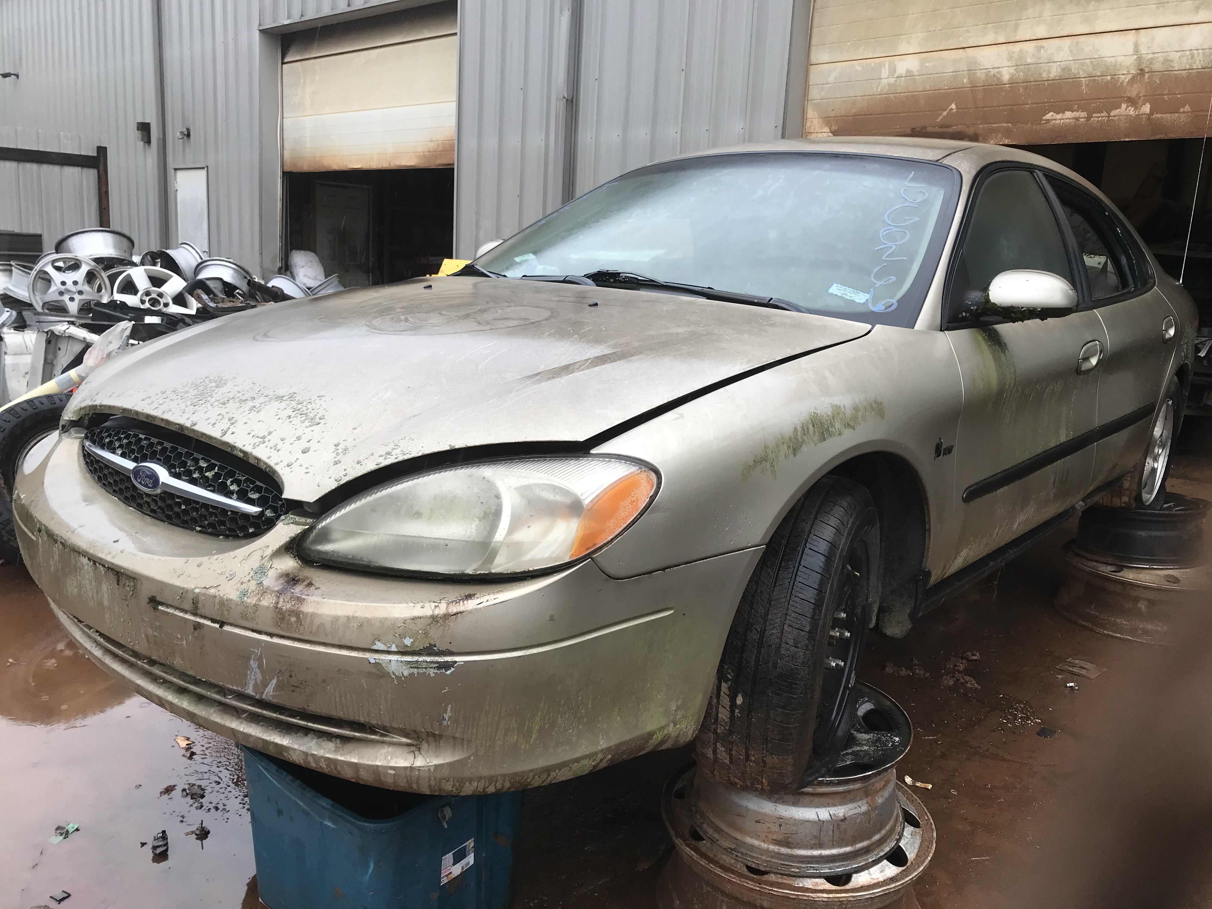 2000 FORD Taurus