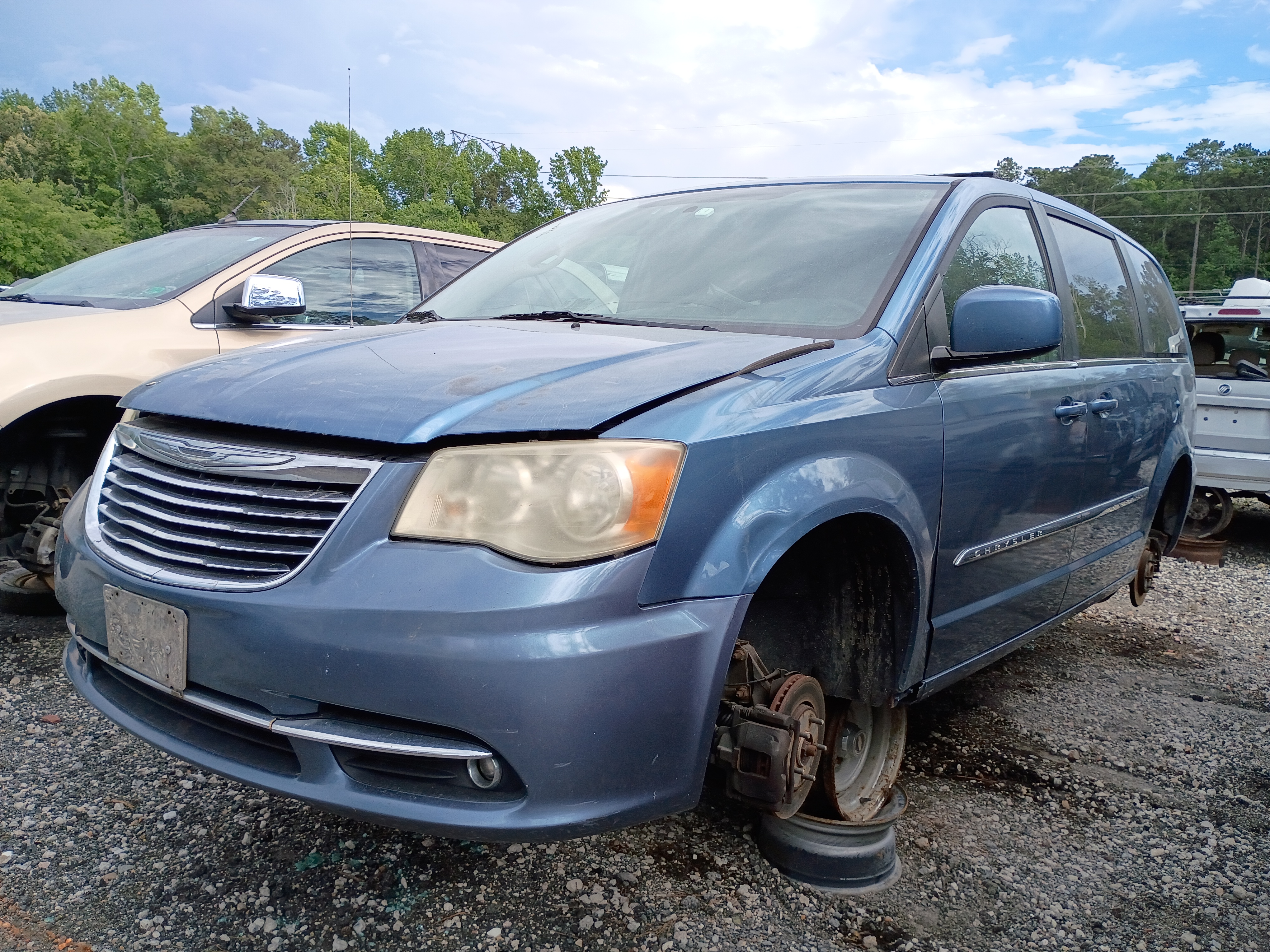 2012 CHRYSLER Town and Country