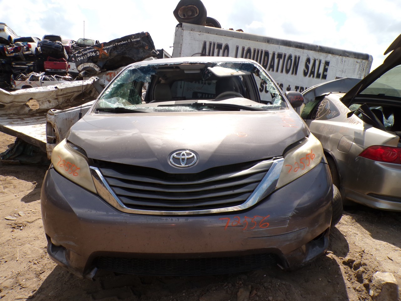 2014 TOYOTA Sienna