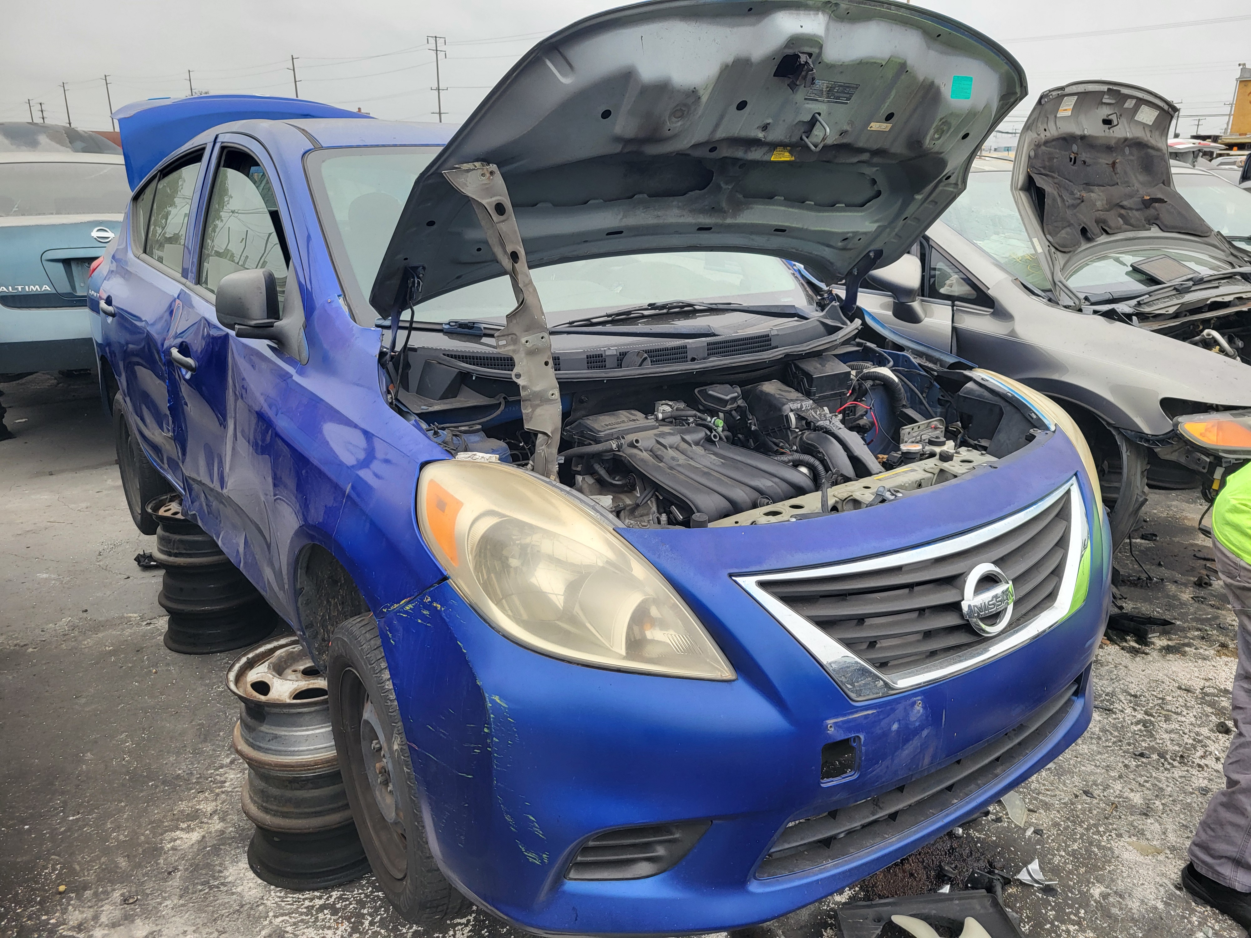 2012 NISSAN Versa