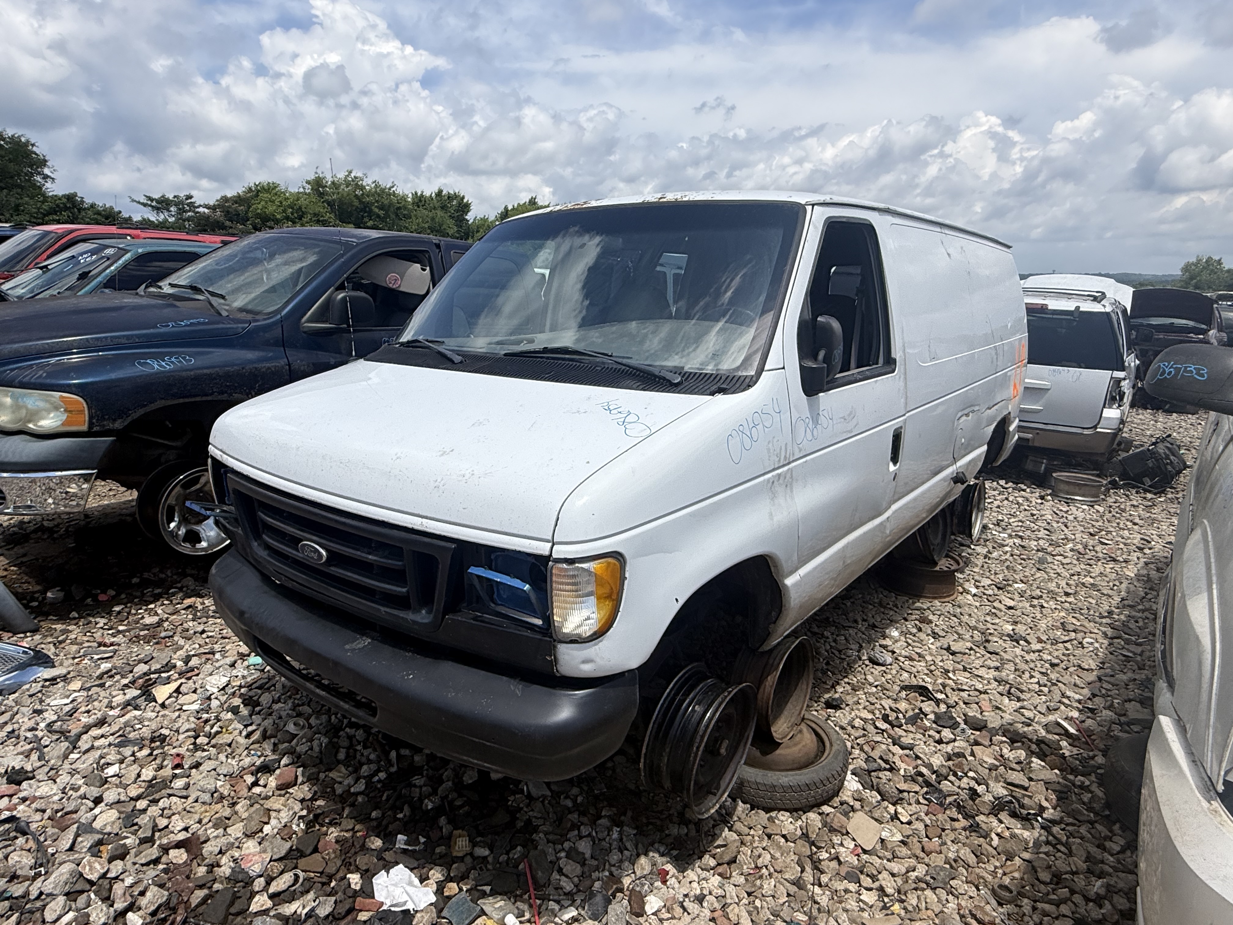 2001 FORD E-250