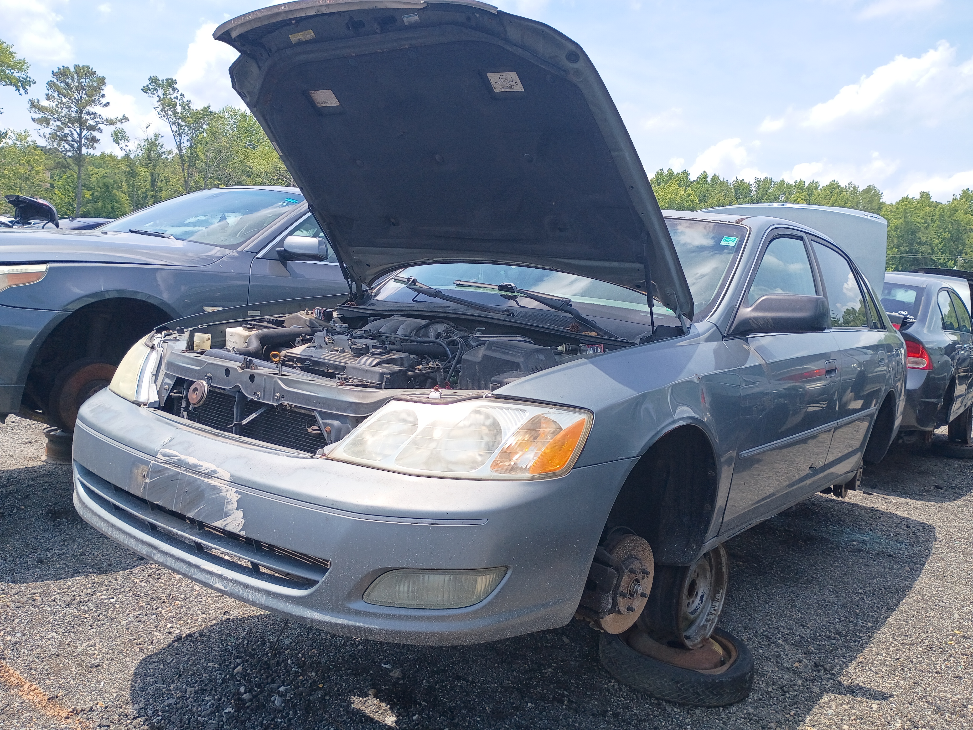 2001 TOYOTA Avalon