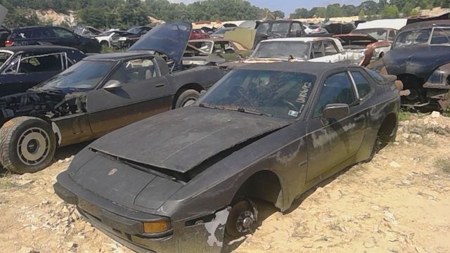 1985 PORSCHE 944