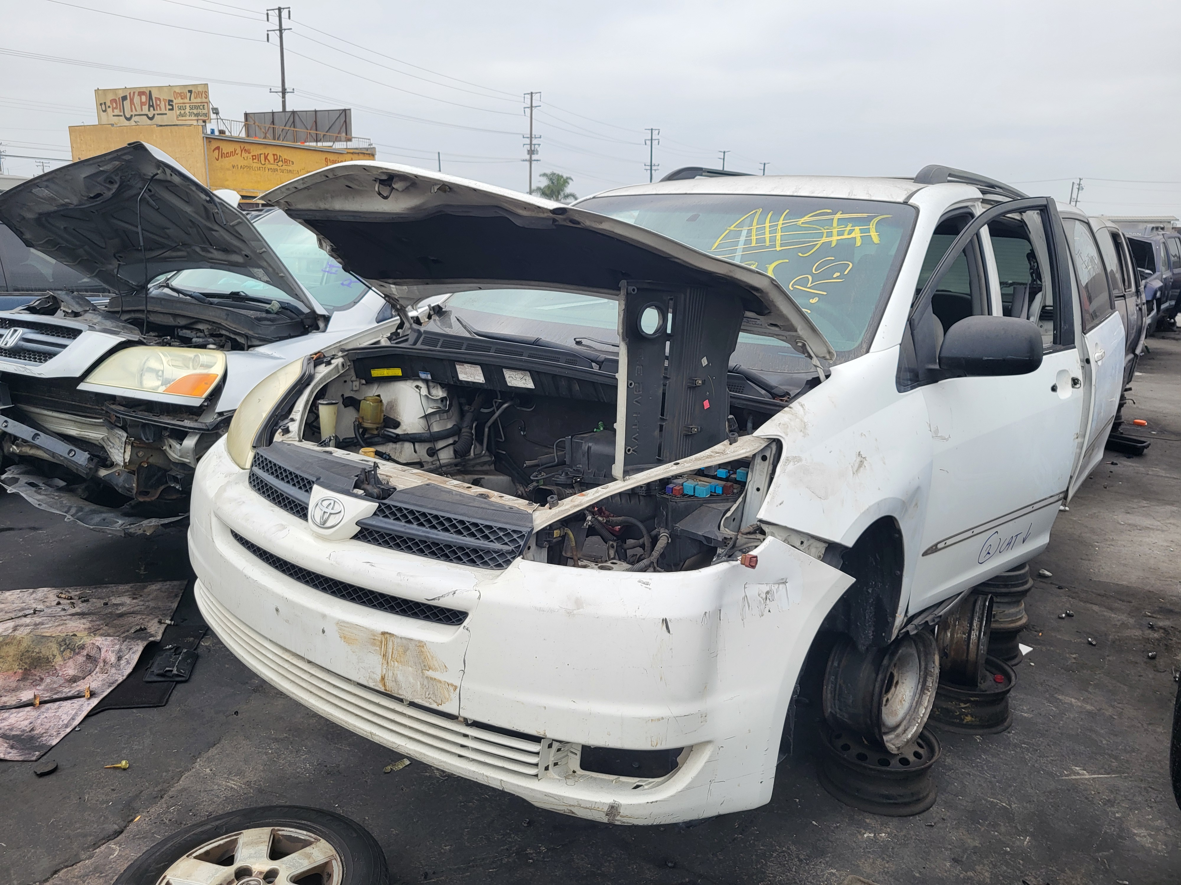 2004 TOYOTA Sienna