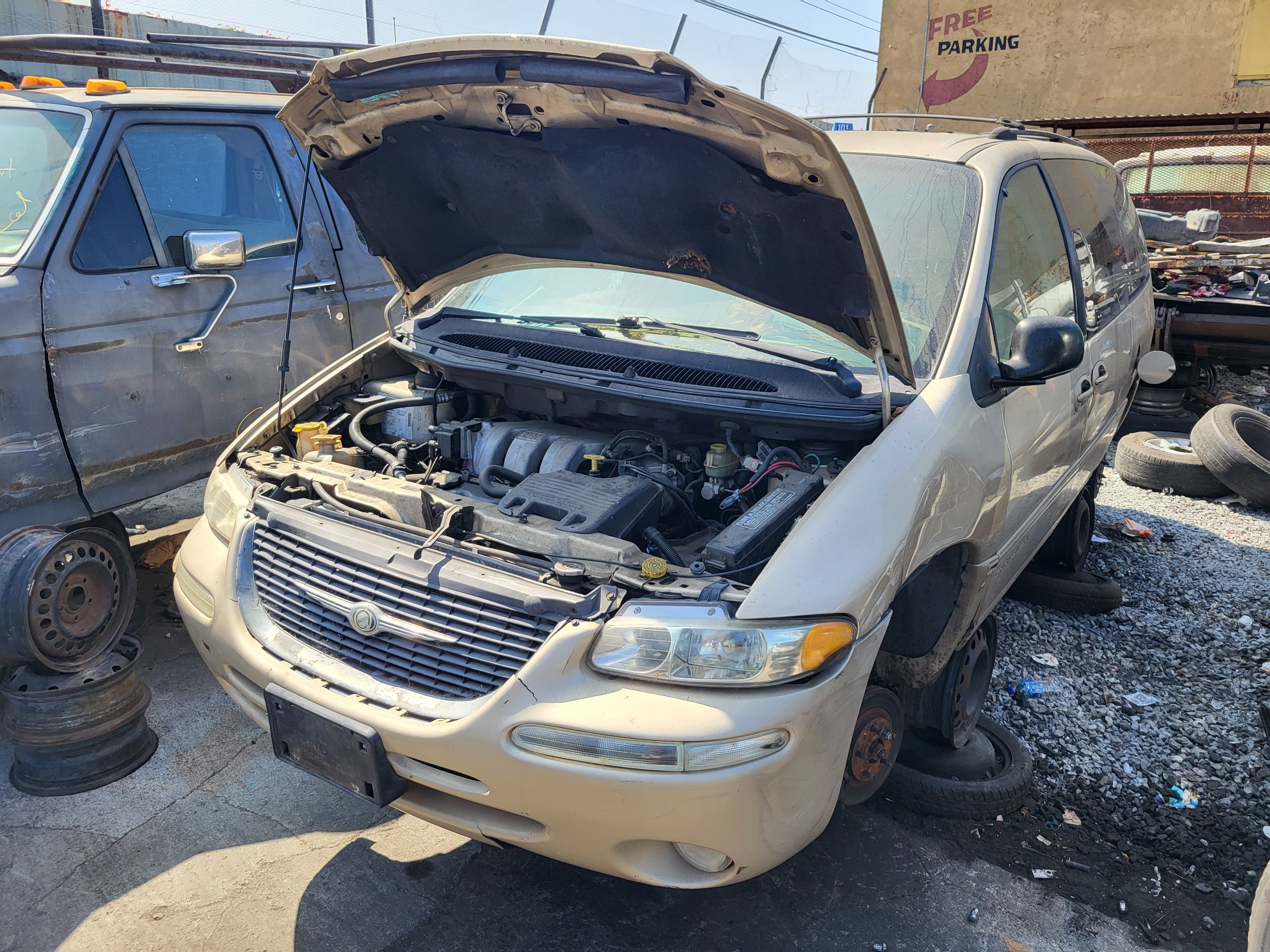 1998 CHRYSLER Town and Country
